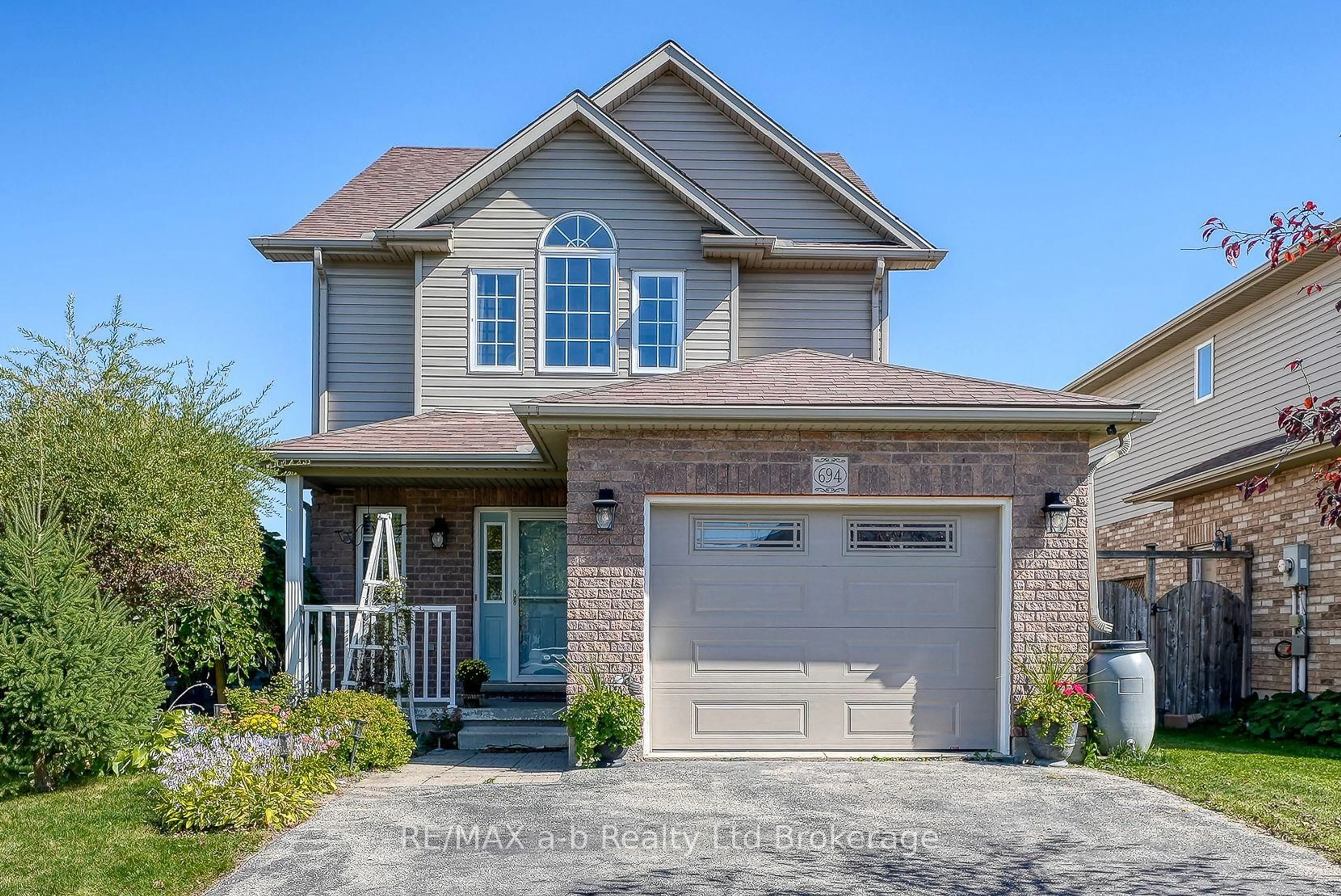 Home with brick exterior material, street for 694 Southwood Way, Woodstock Ontario N4V 1H5