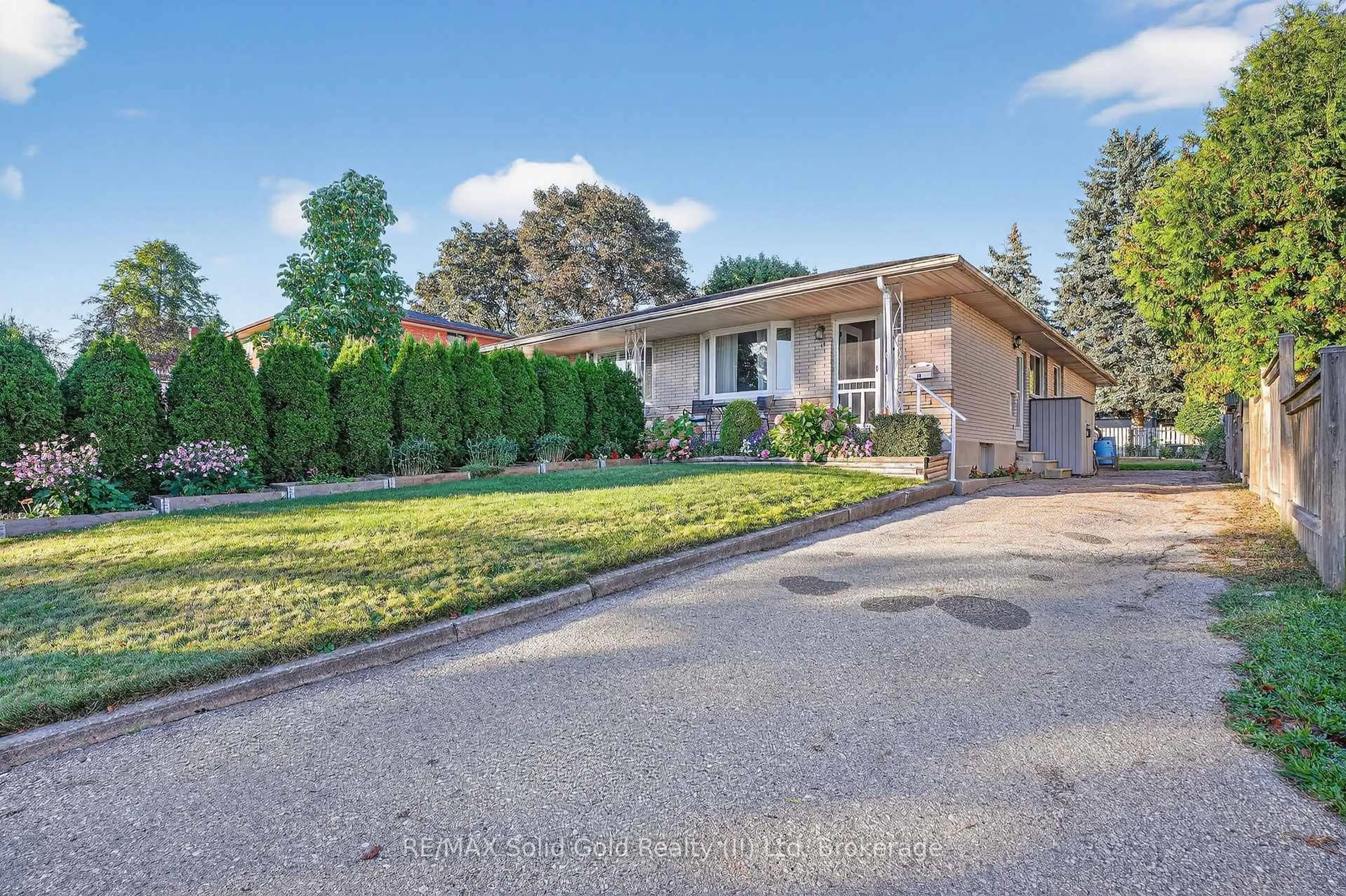 Unknown for 14 Carnaby Cres, Kitchener Ontario N2A 1M7