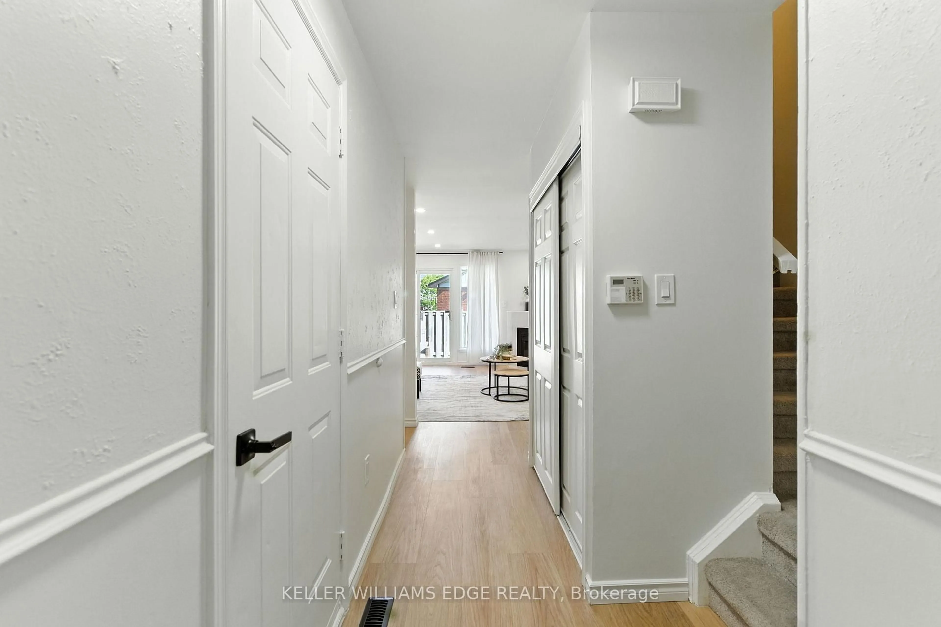 Indoor entryway for 25 Redbury St #50, Hamilton Ontario L8W 1P7