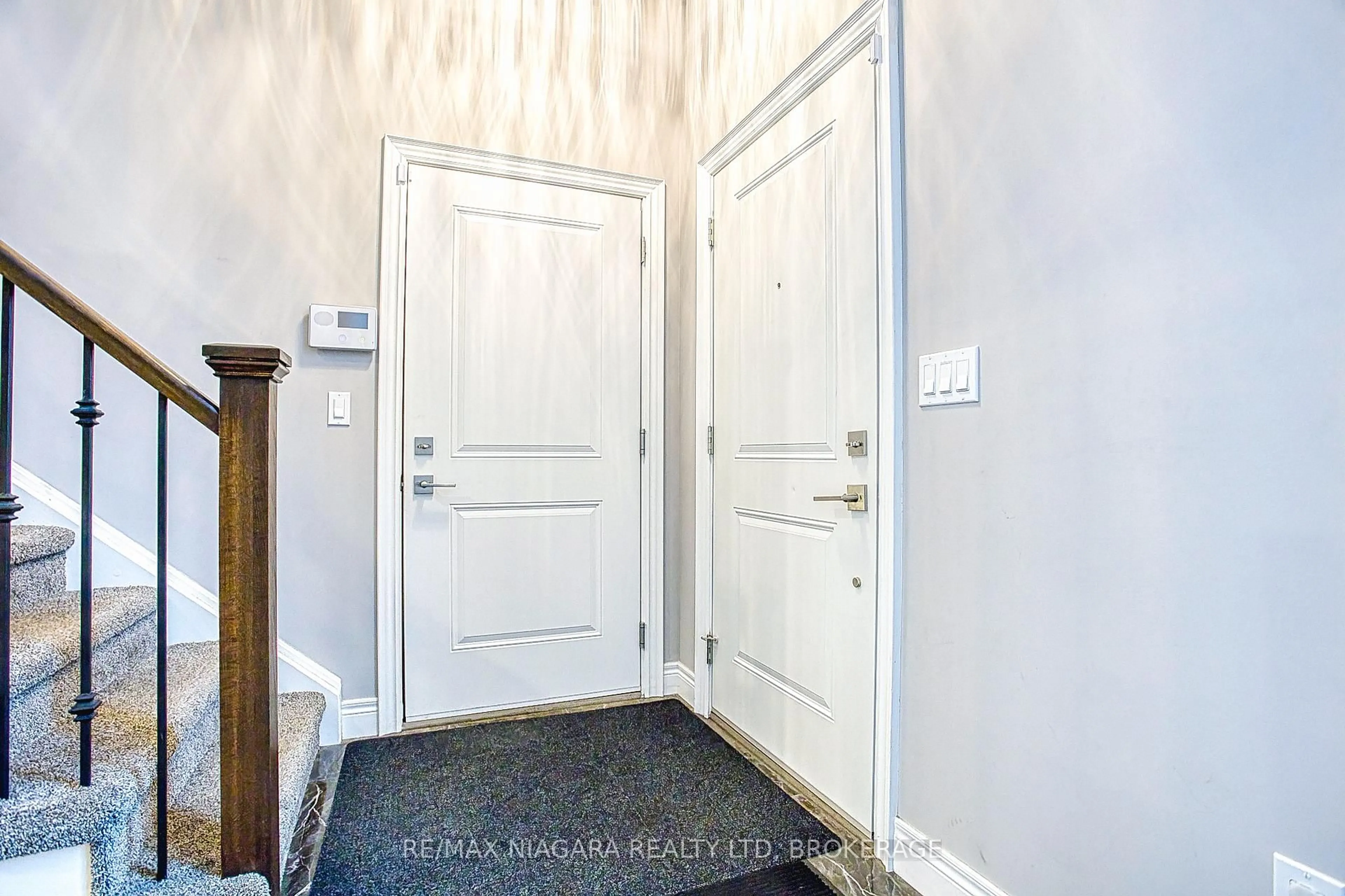 Indoor entryway for 43 Sauer Ave, Welland Ontario L3B 0C7