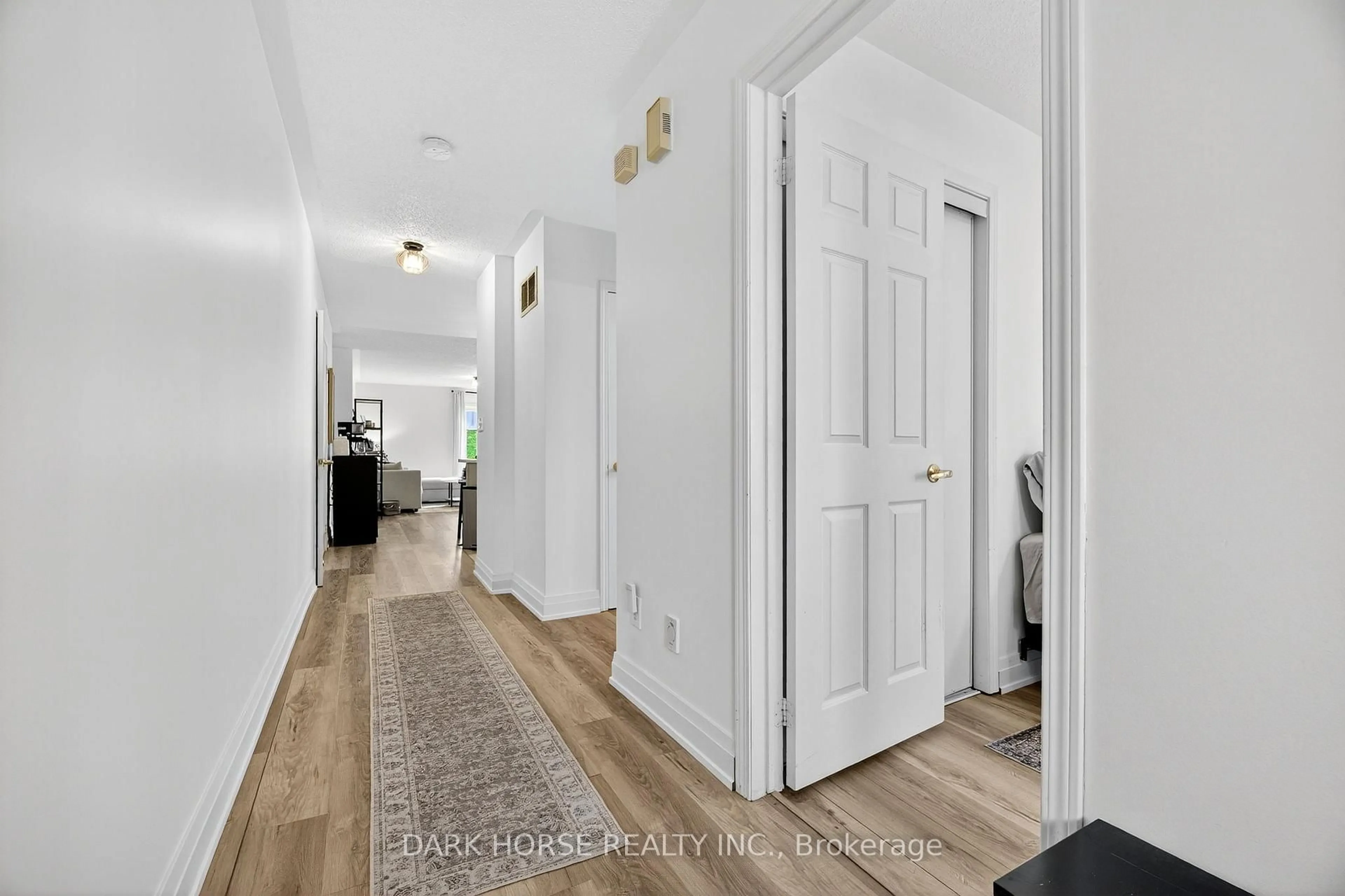Indoor entryway for 1401 Hancox Crt, Peterborough Ontario K9K 2M2