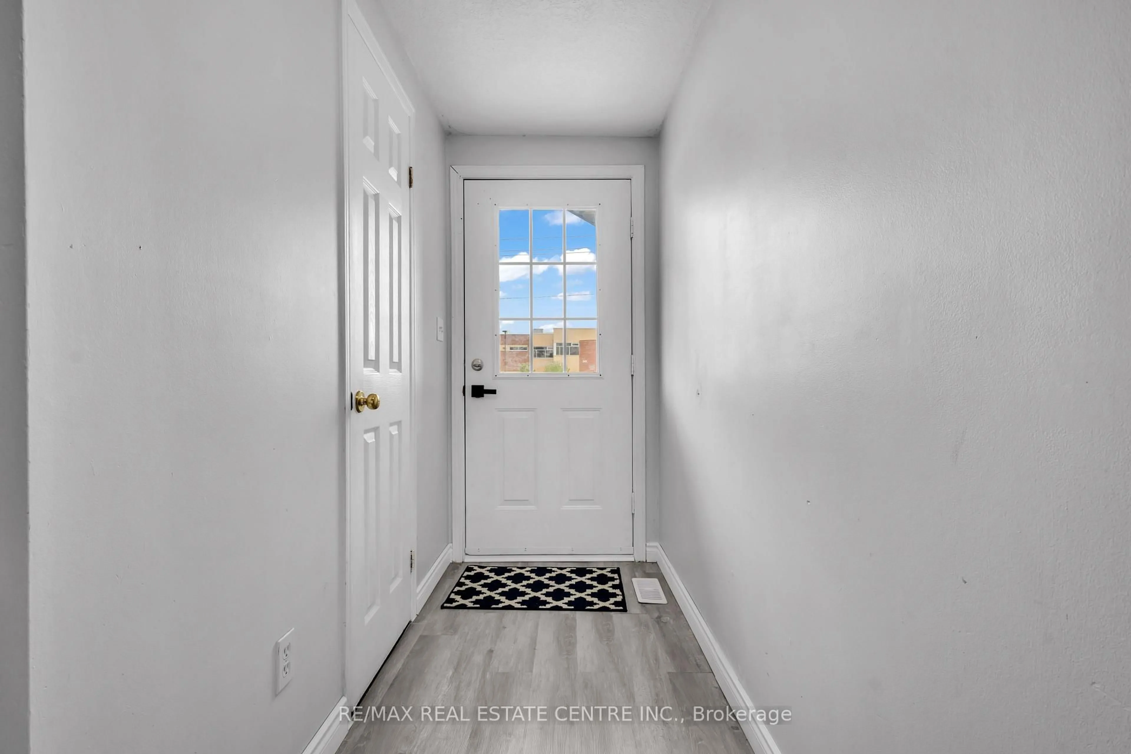 Indoor entryway for 244 Activa Ave, Kitchener Ontario N2E 3T9