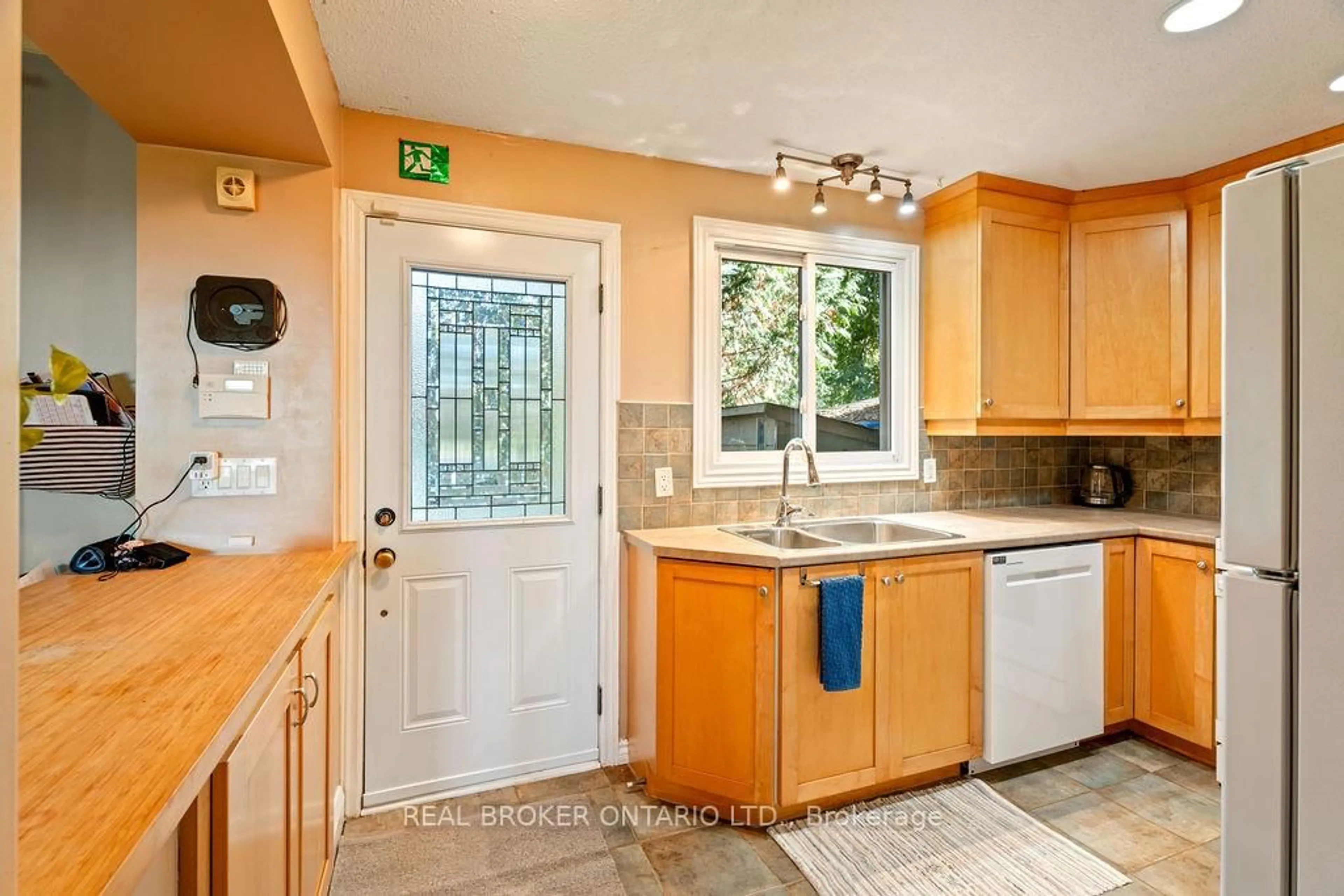 Standard kitchen, ceramic/tile floor for 20 Kempster Ave #3, Ottawa Ontario K2B 8B2