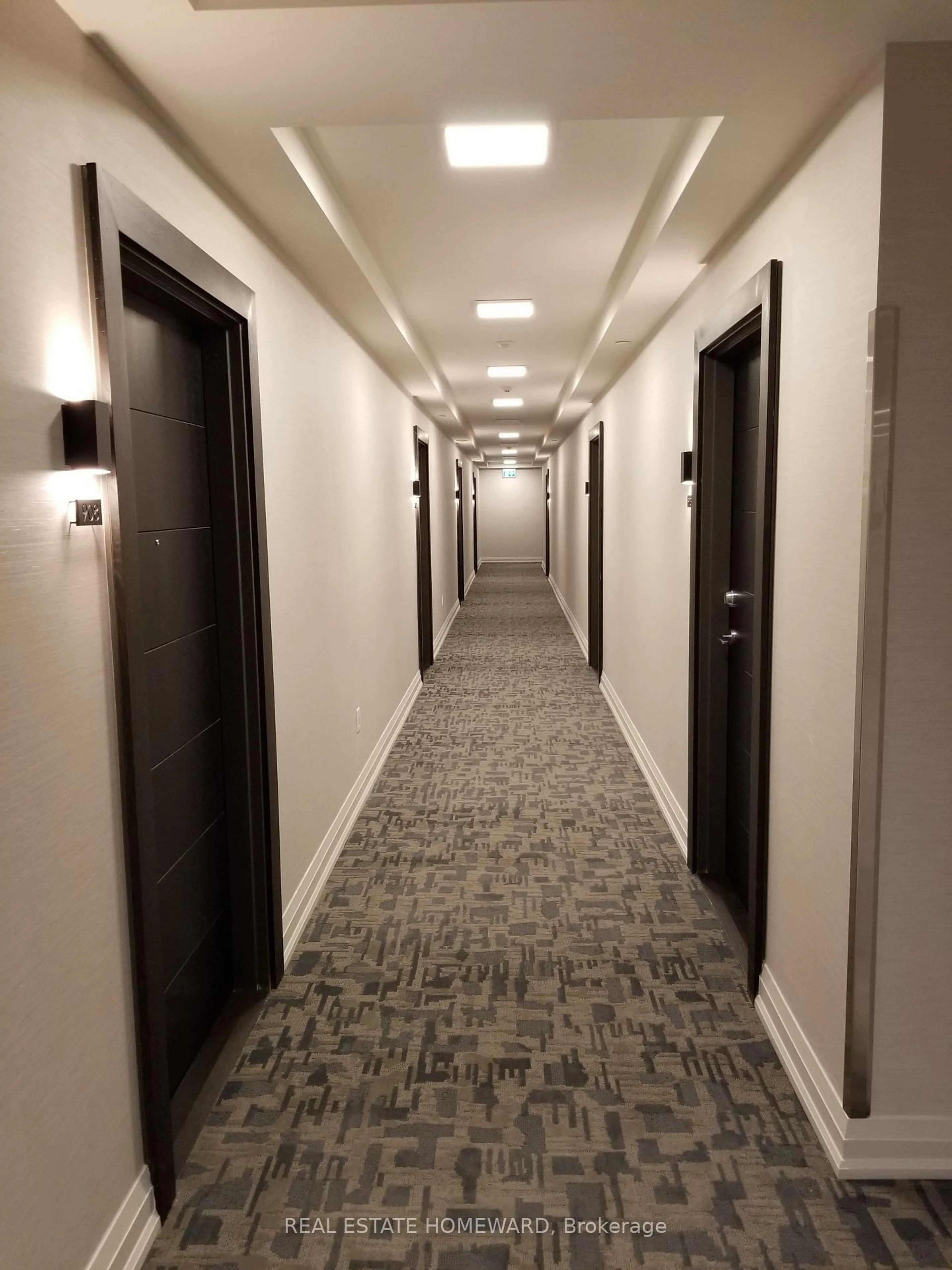 Indoor foyer for 212 King William St #923, Hamilton Ontario L8R 3P2
