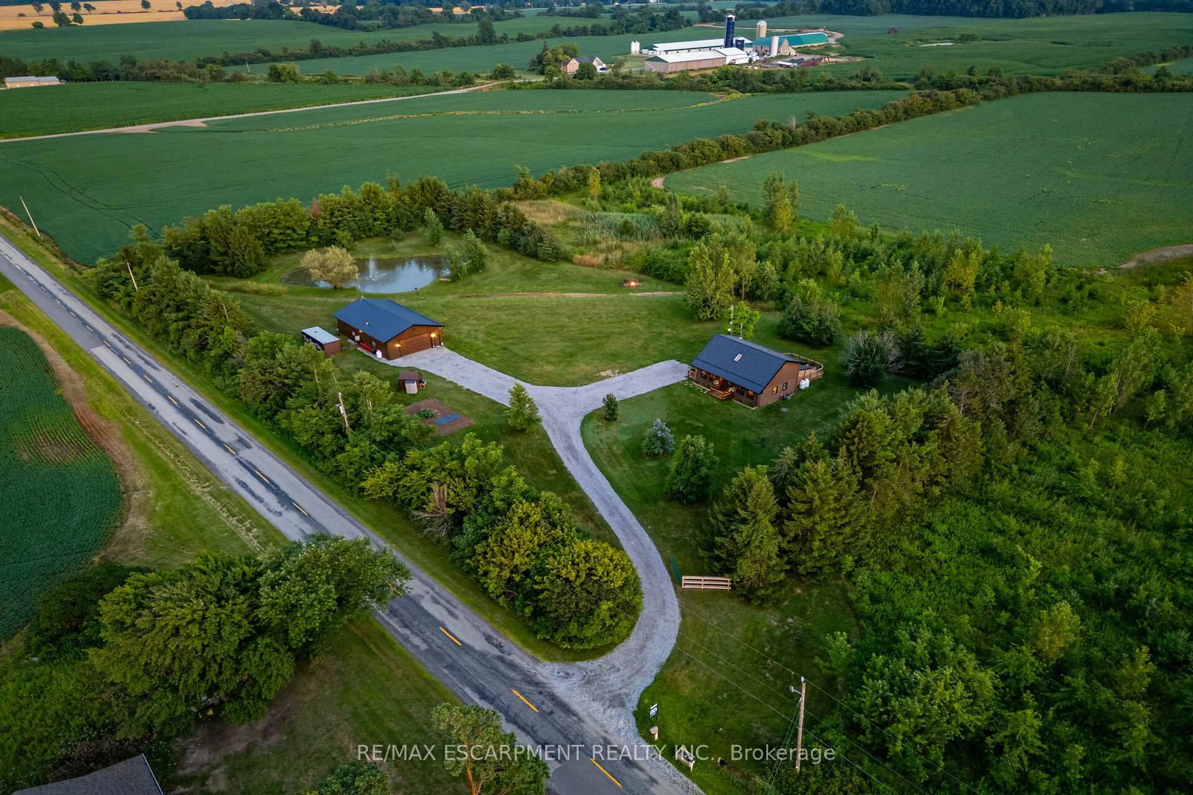 A pic from outside/outdoor area/front of a property/back of a property/a pic from drone, unknown for 526 2nd Line, Haldimand Ontario N0A 1H0