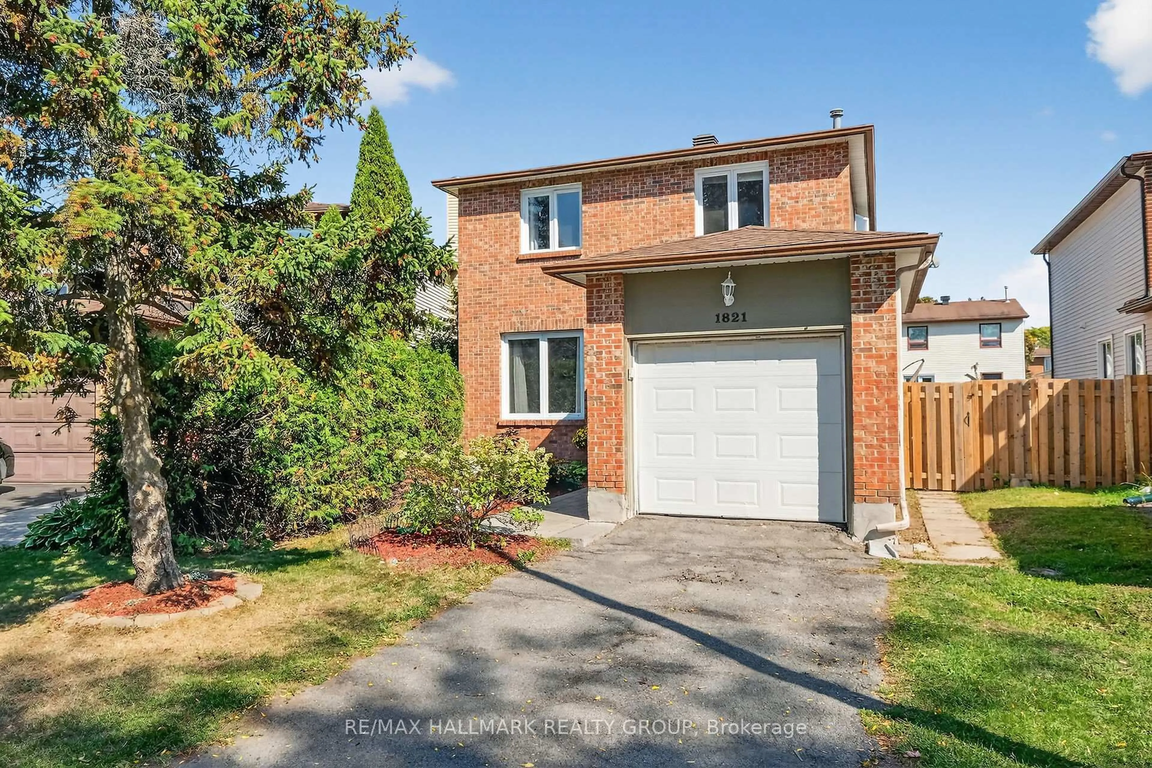 Home with brick exterior material, street for 1821 Brousseau Cres, Ottawa Ontario K1C 2Y5