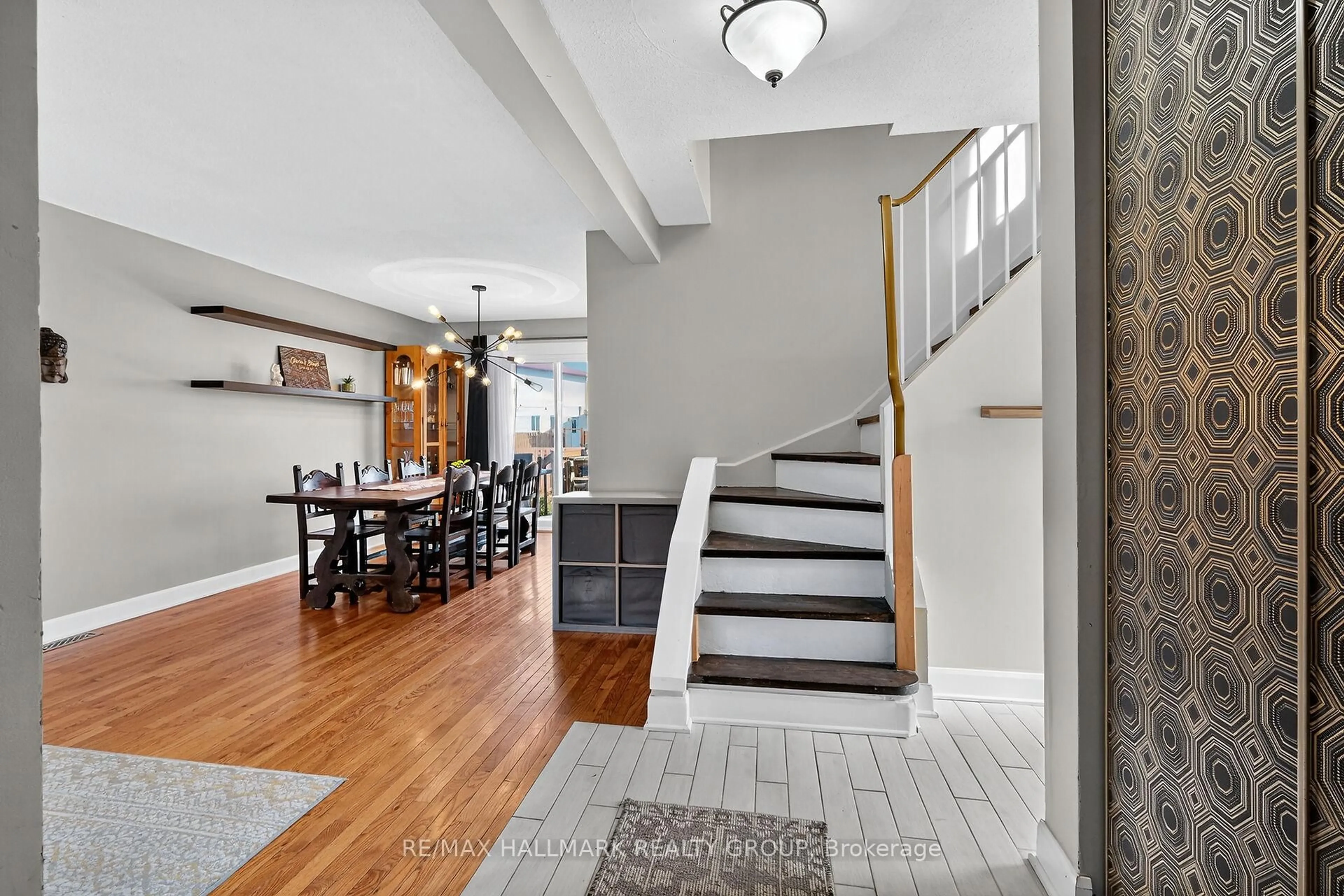 Unknown for 1821 Brousseau Cres, Ottawa Ontario K1C 2Y5