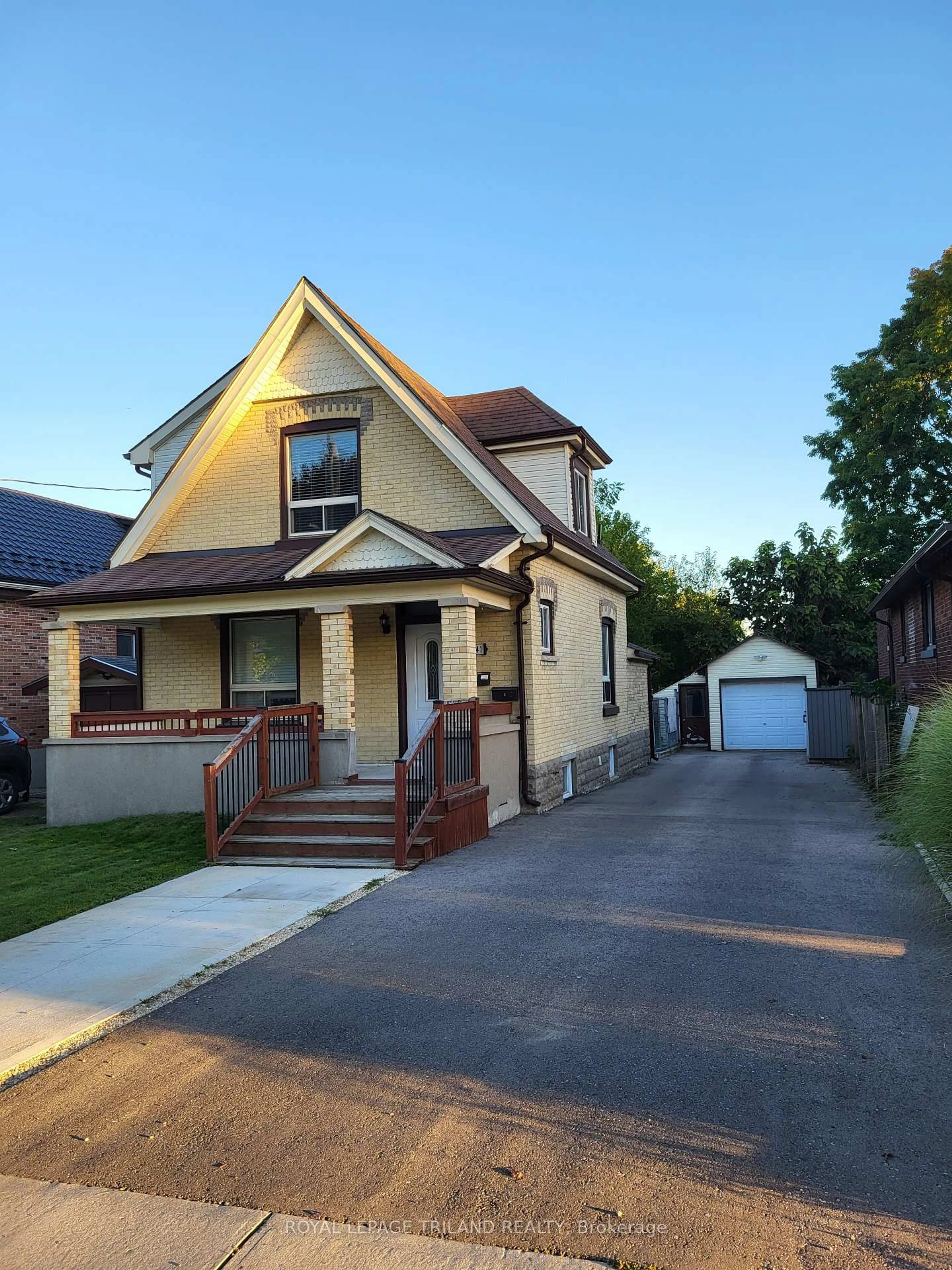 Home with vinyl exterior material, street for 1241 York St, London East Ontario N5W 2V1