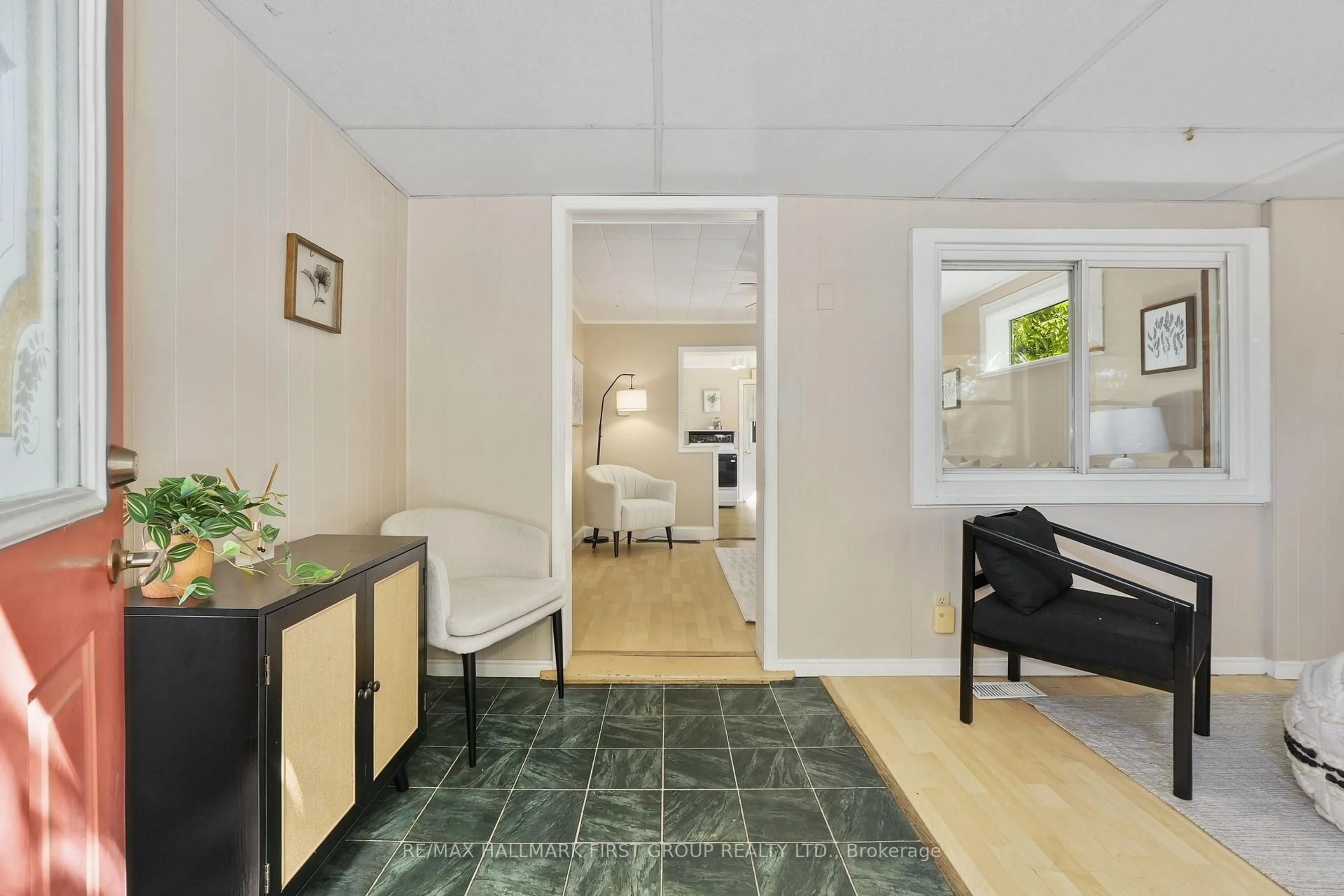Indoor entryway for 446 Ontario St, Cobourg Ontario K9A 3C2