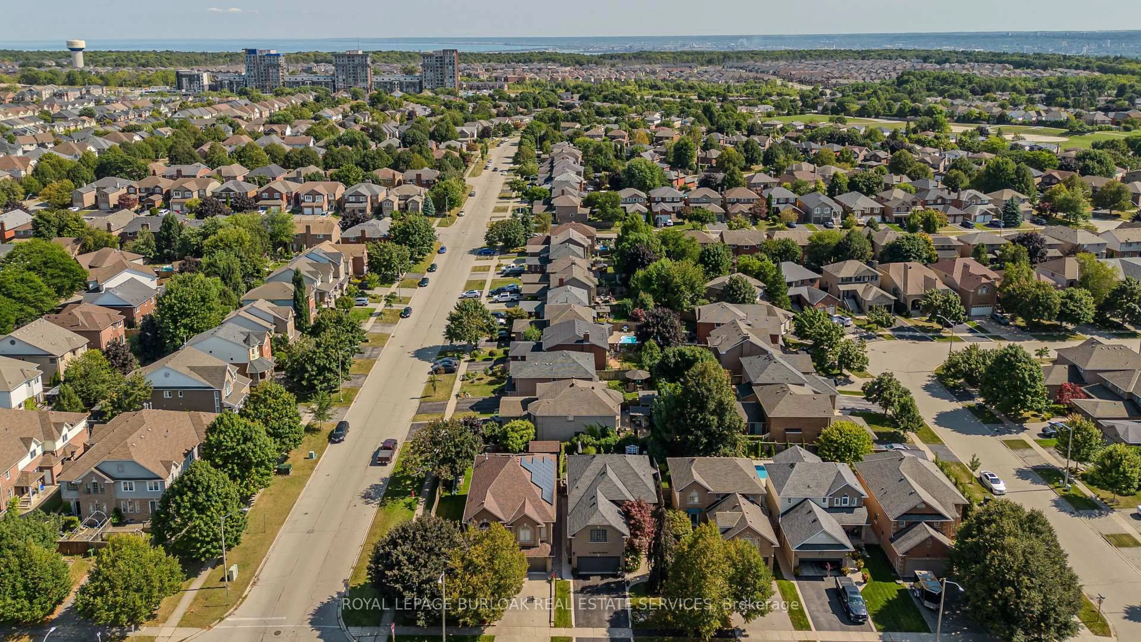 A pic from outside/outdoor area/front of a property/back of a property/a pic from drone, street for 96 Laurendale Ave, Hamilton Ontario L0R 2H3