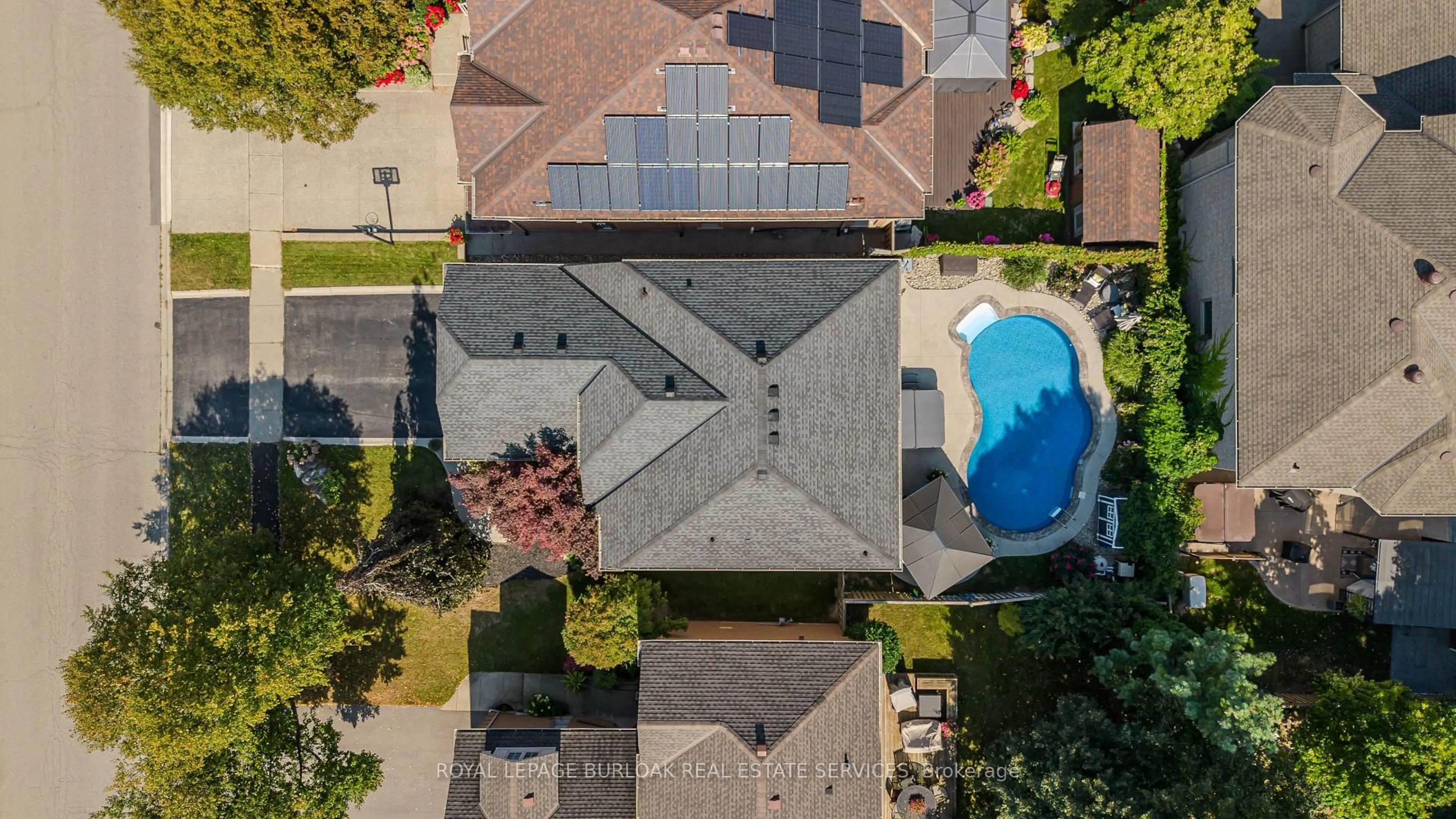 A pic from outside/outdoor area/front of a property/back of a property/a pic from drone, unknown for 96 Laurendale Ave, Hamilton Ontario L0R 2H3