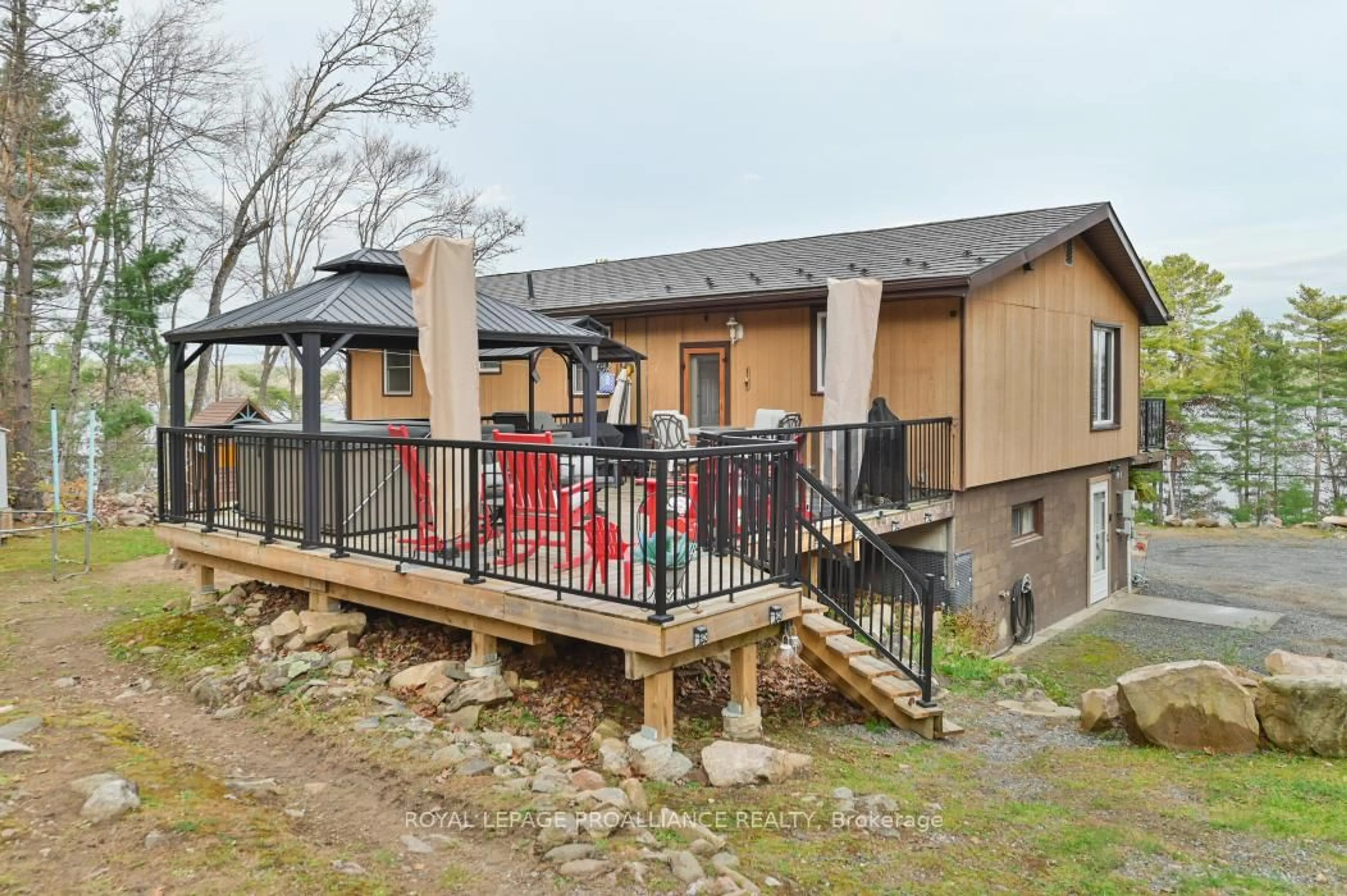 Patio, unknown for 17206 Highway 41, Cloyne Ontario K0H 1K0