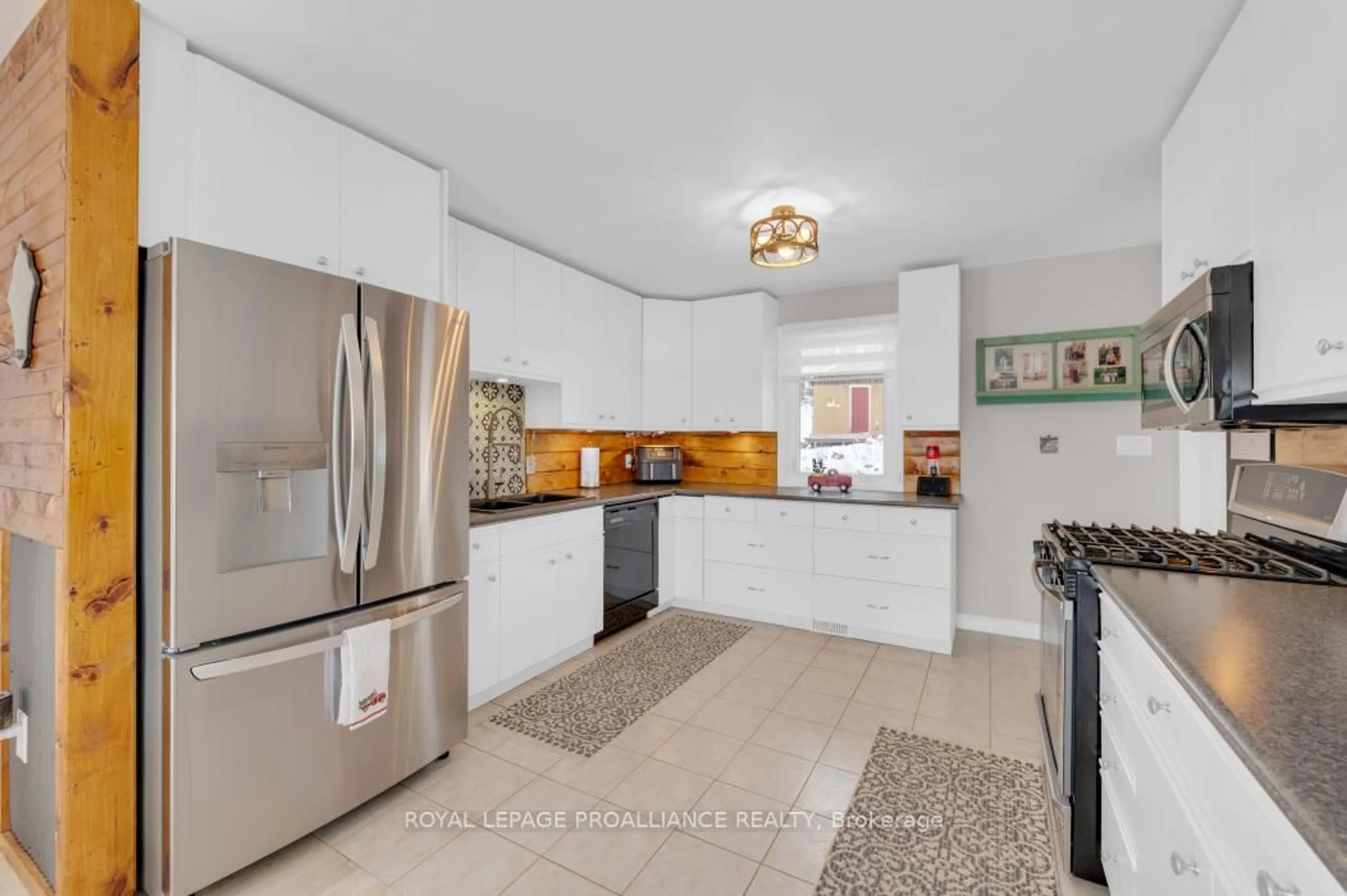 Open concept kitchen, ceramic/tile floor for 17206 Highway 41, Cloyne Ontario K0H 1K0