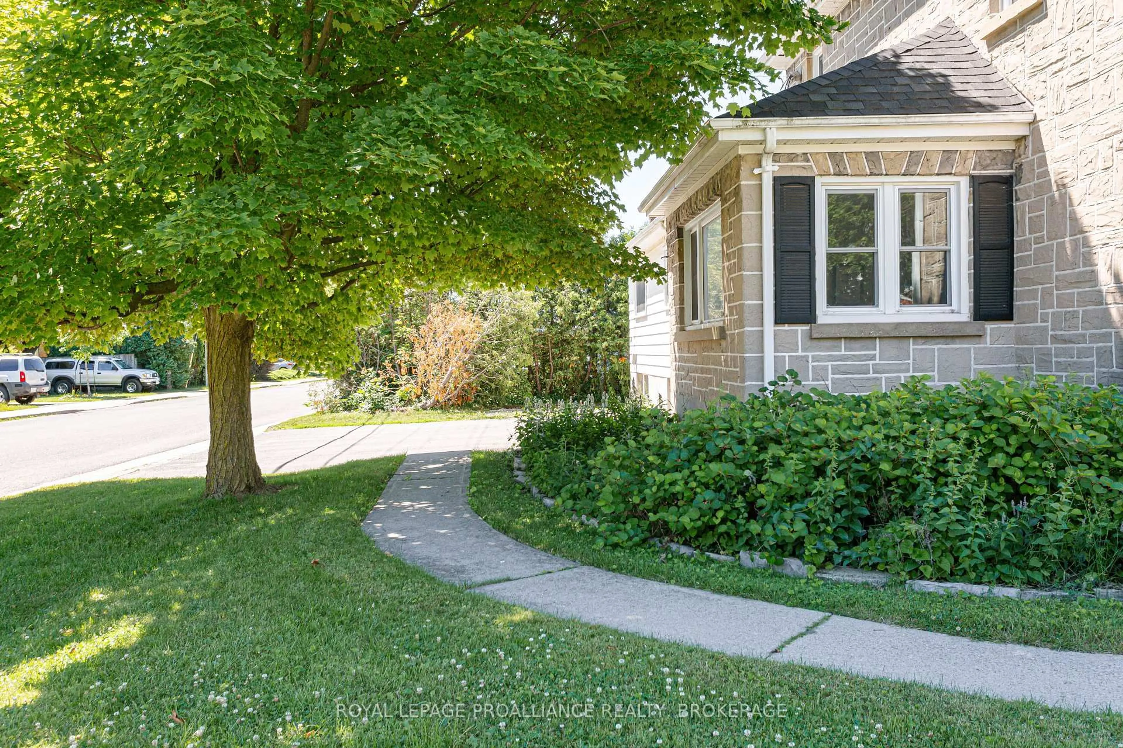 Unknown for 78 Carruthers Ave, Kingston Ontario K7L 1M4