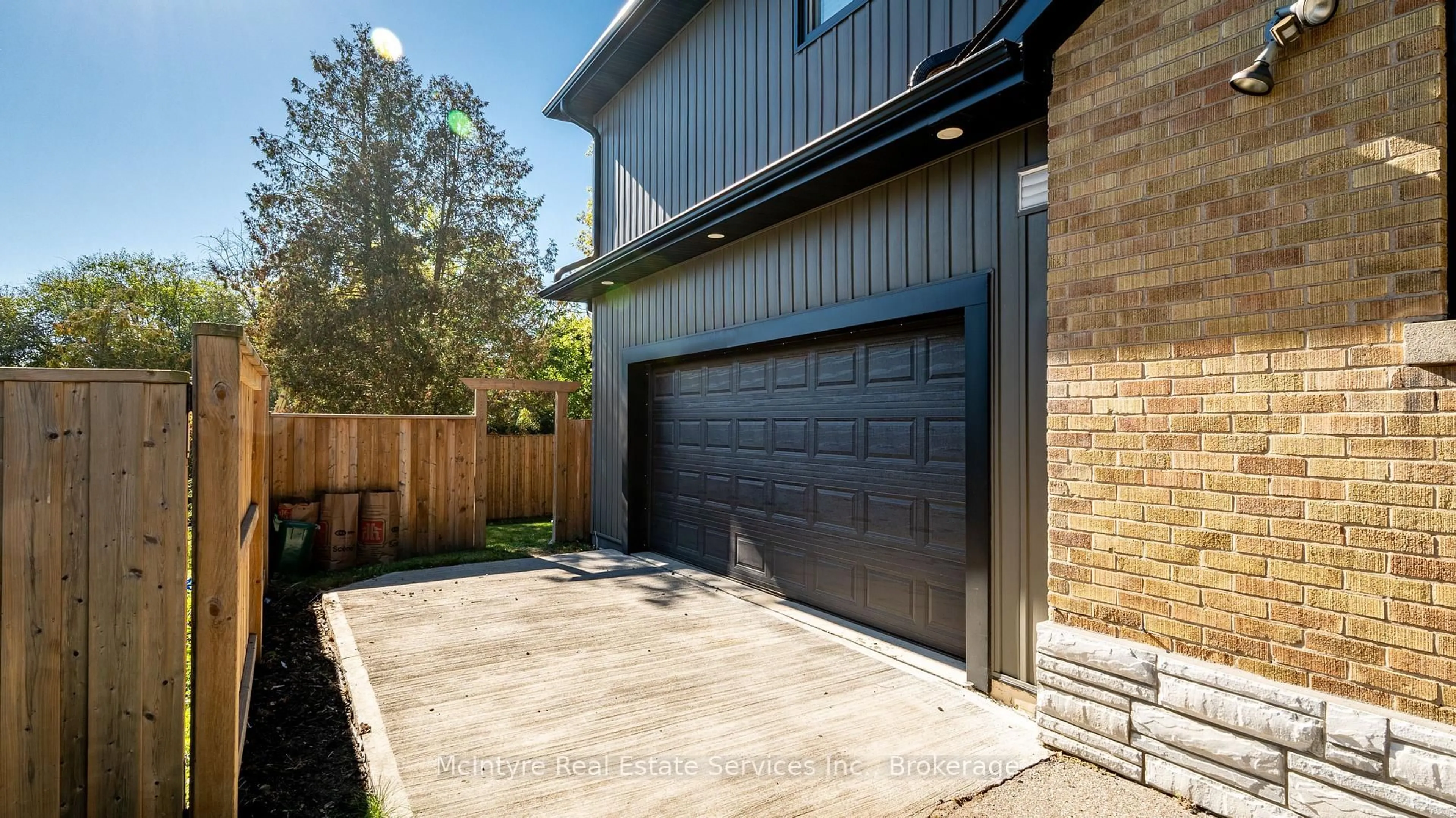 Home with brick exterior material, street for 55 Suffolk Ave, Kitchener Ontario N2B 1H3