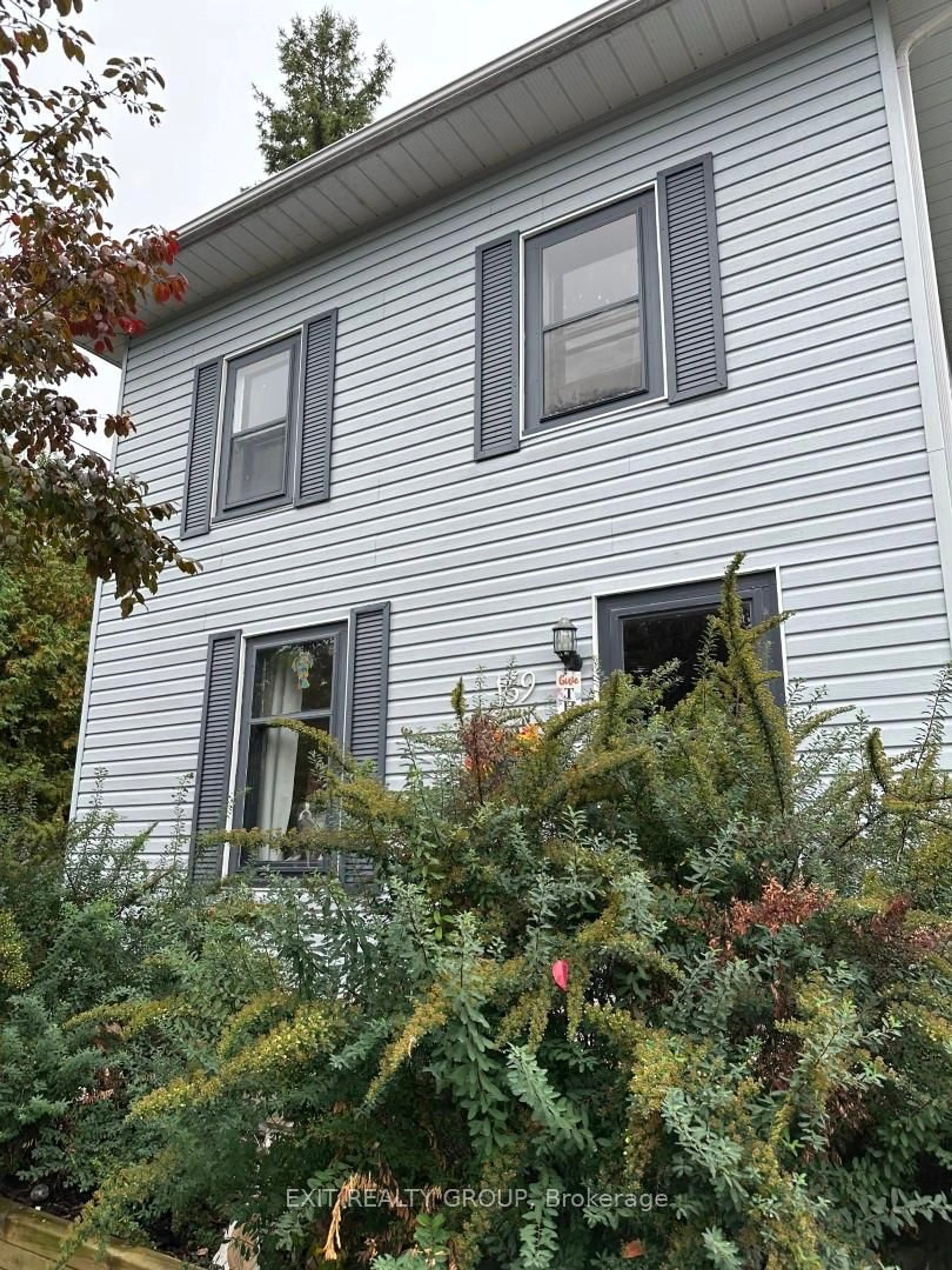 Home with vinyl exterior material, street for 169 Green St, Deseronto Ontario K9A 3W5