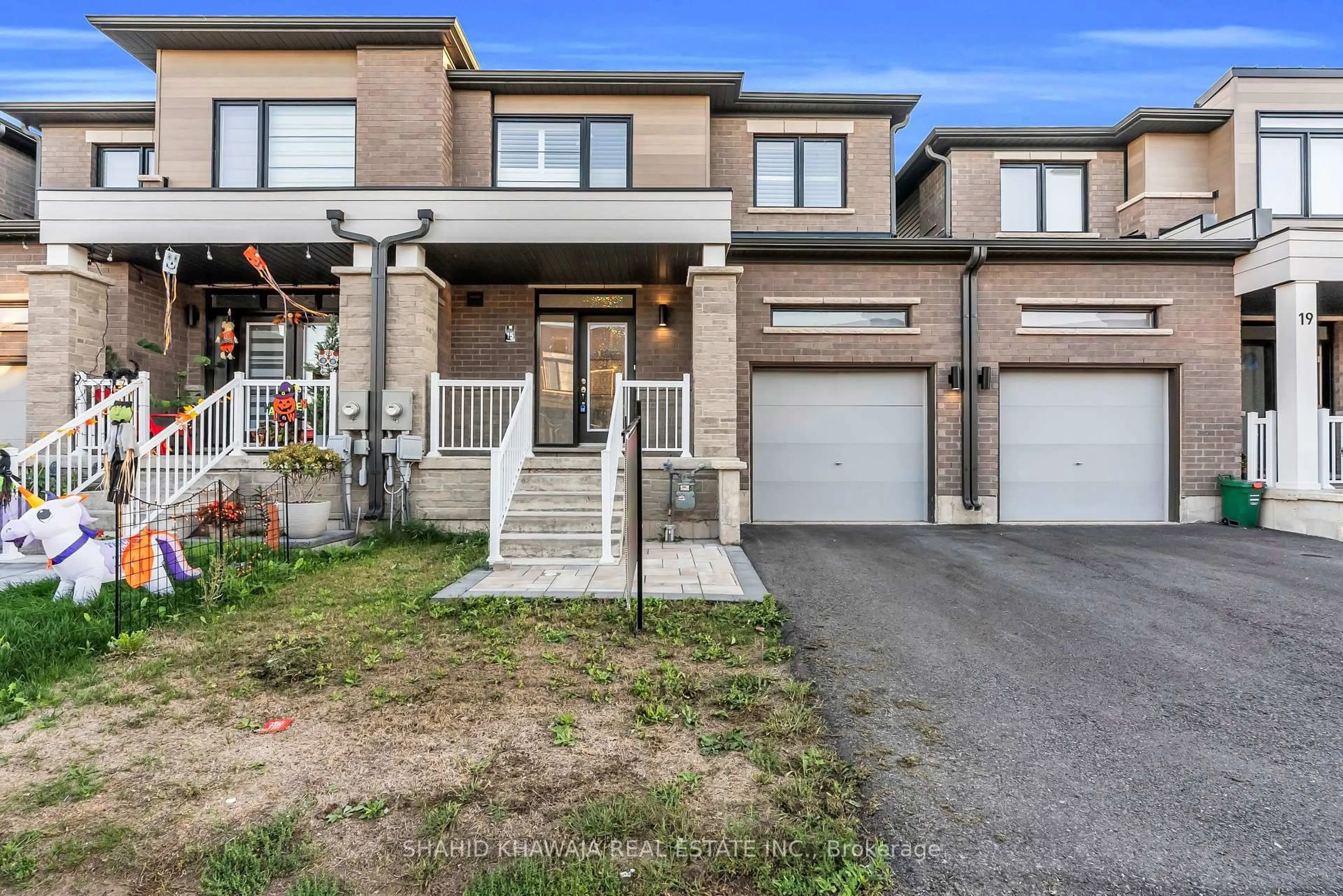 Home with brick exterior material, street for 15 Bentgrass Dr, Welland Ontario L3B 0H3