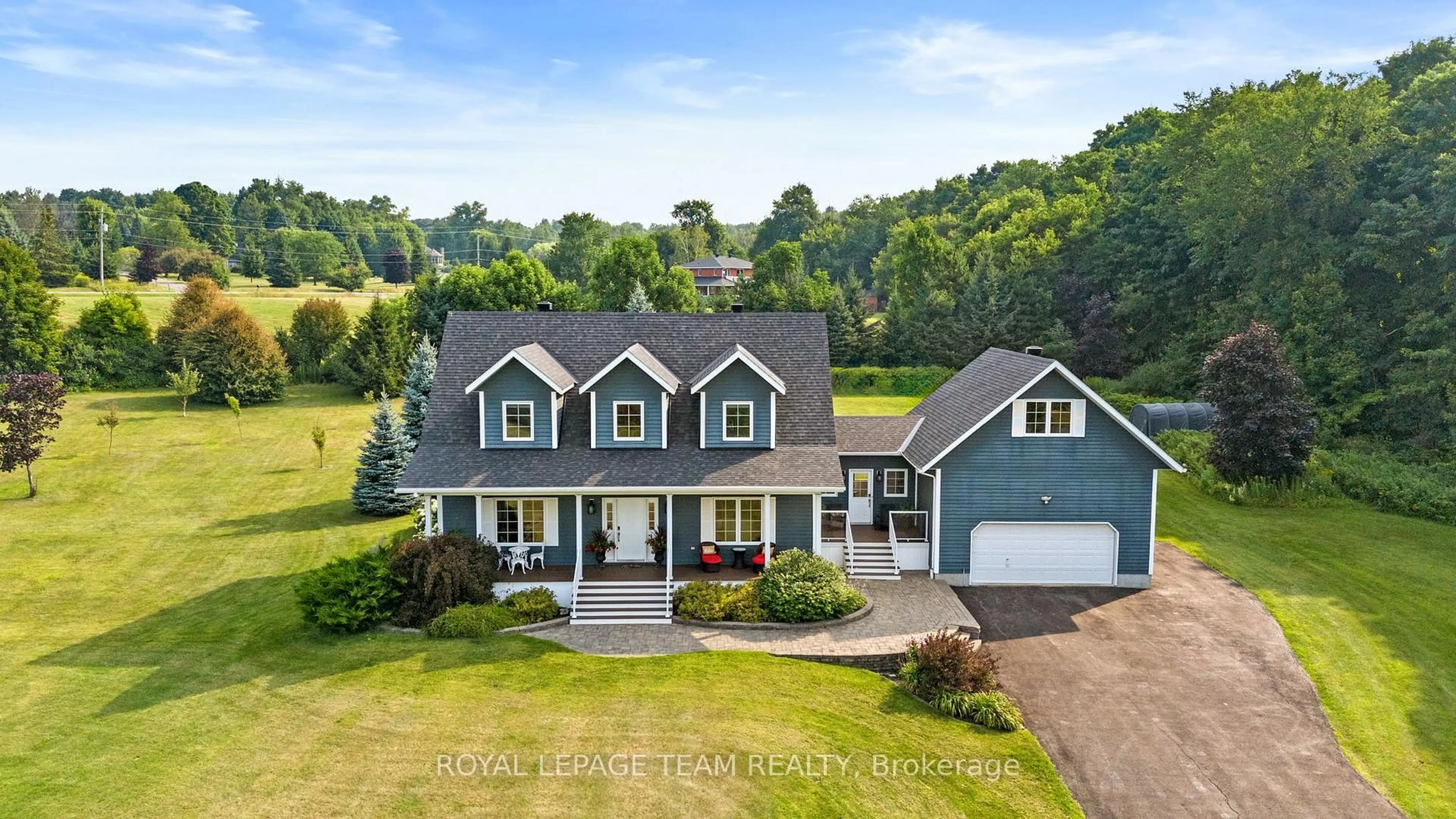 A pic from outside/outdoor area/front of a property/back of a property/a pic from drone, unknown for 117 Lady Lochead Lane, Carp Ontario K0A 1L0