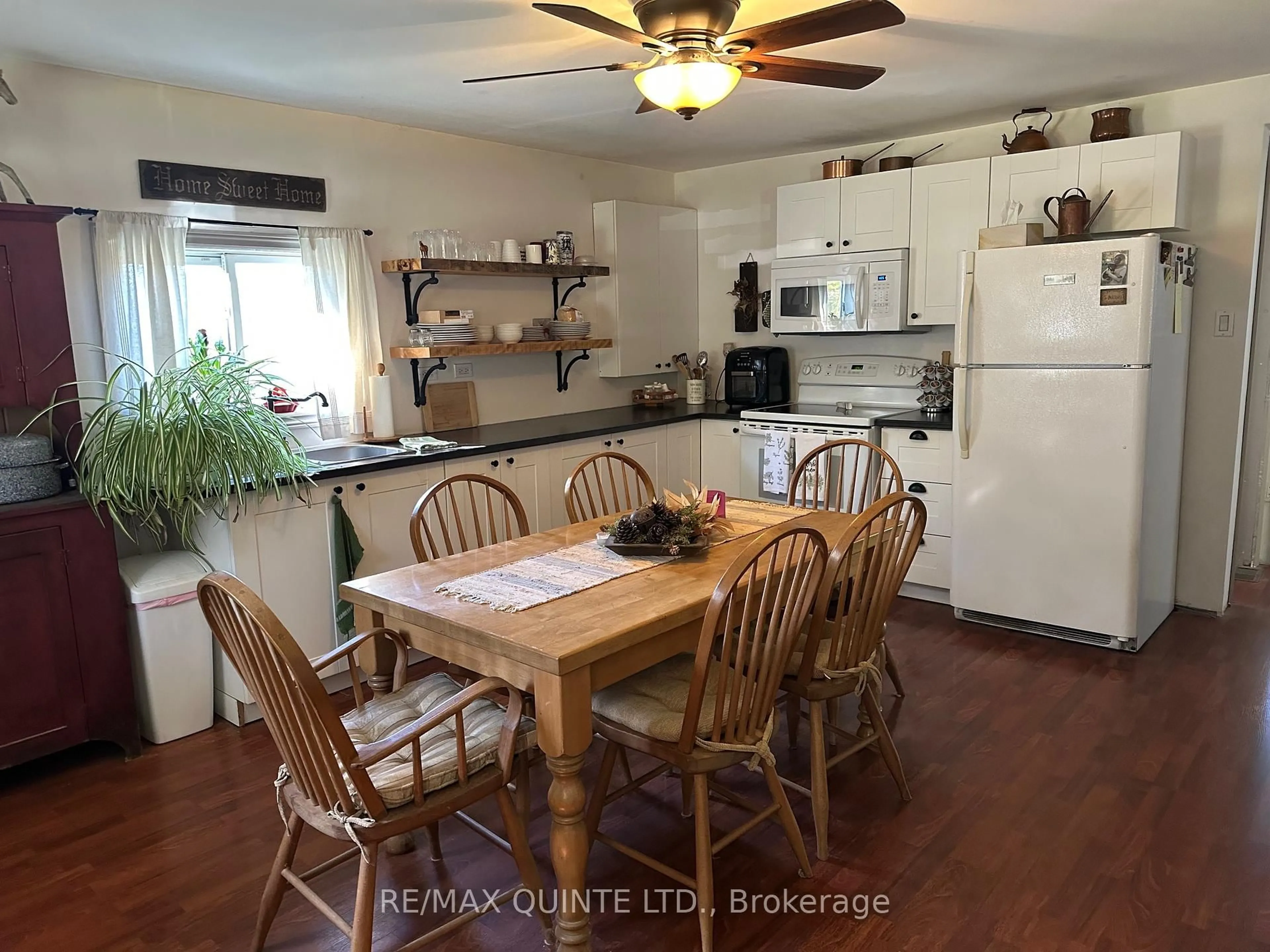 Open concept kitchen, unknown for 33 Centre Line Rd, Limoges Ontario K0K 2M0