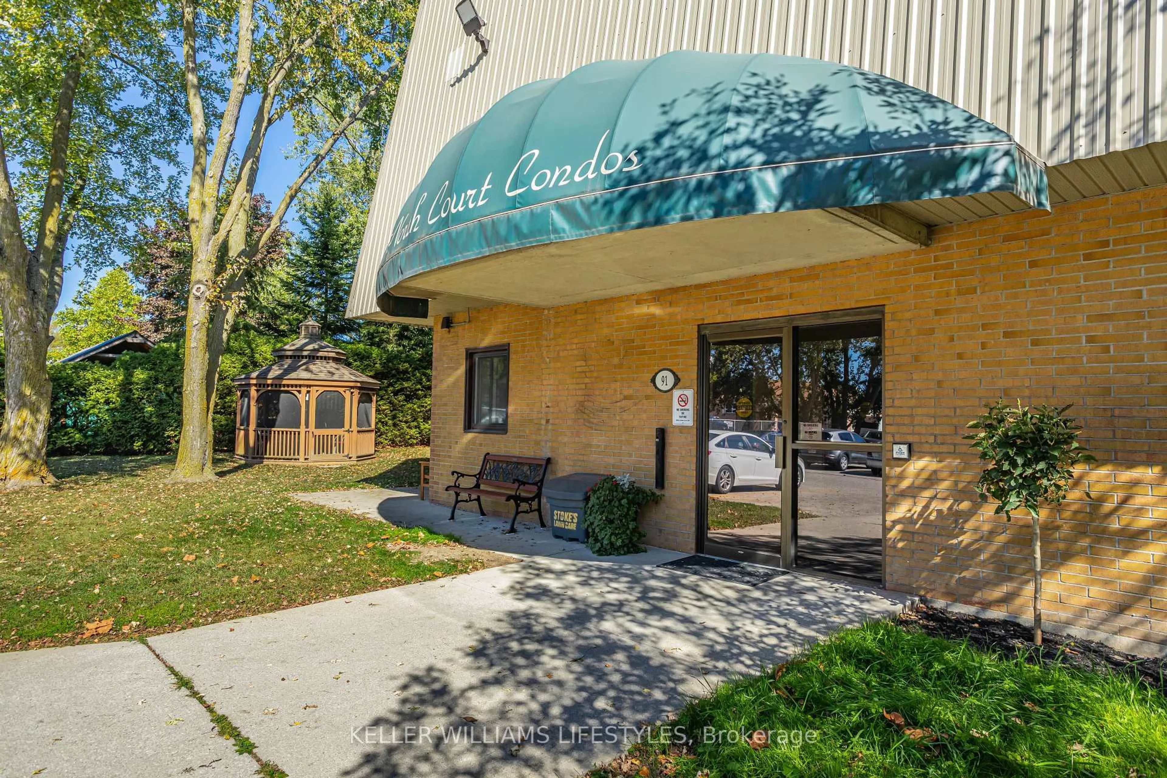Patio, mountain view for 91 Spruce St #307, Aylmer Ontario N5H 1B4
