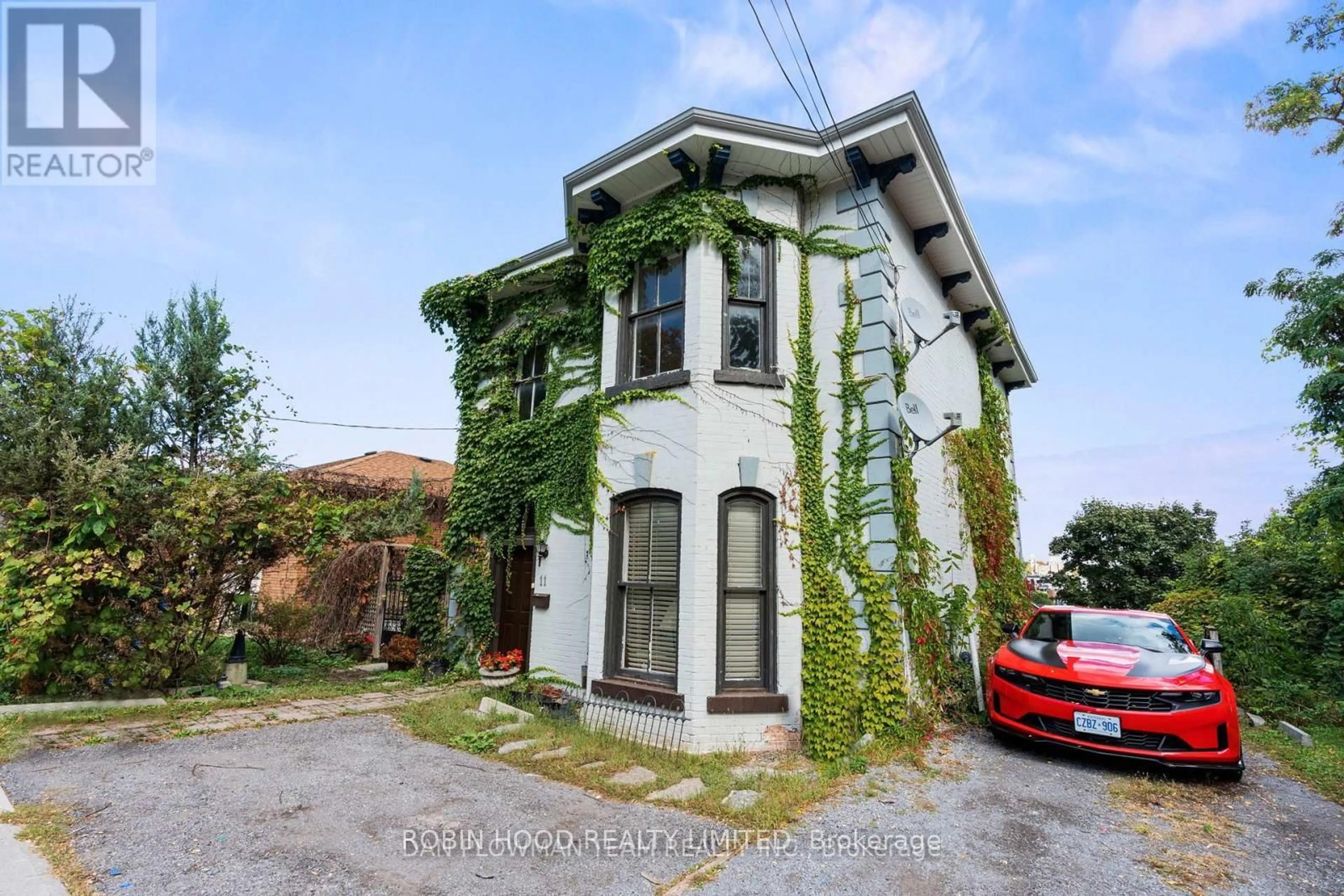 Home with brick exterior material, building for 11 Isabel St, Belleville Ontario K8P 3N4