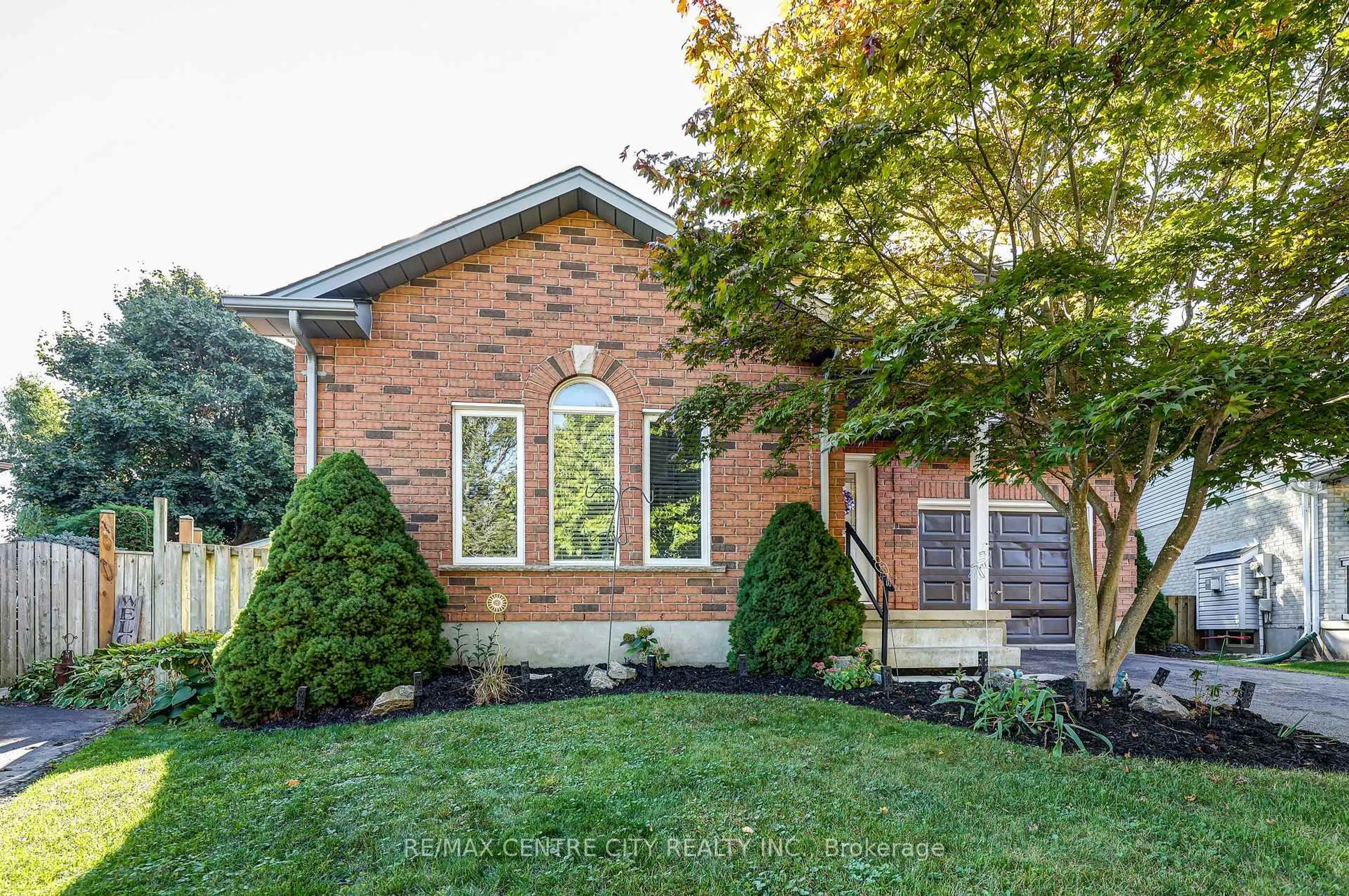 Home with brick exterior material, street for 19 Lyford Crt, St. Thomas Ontario N5R 6C6