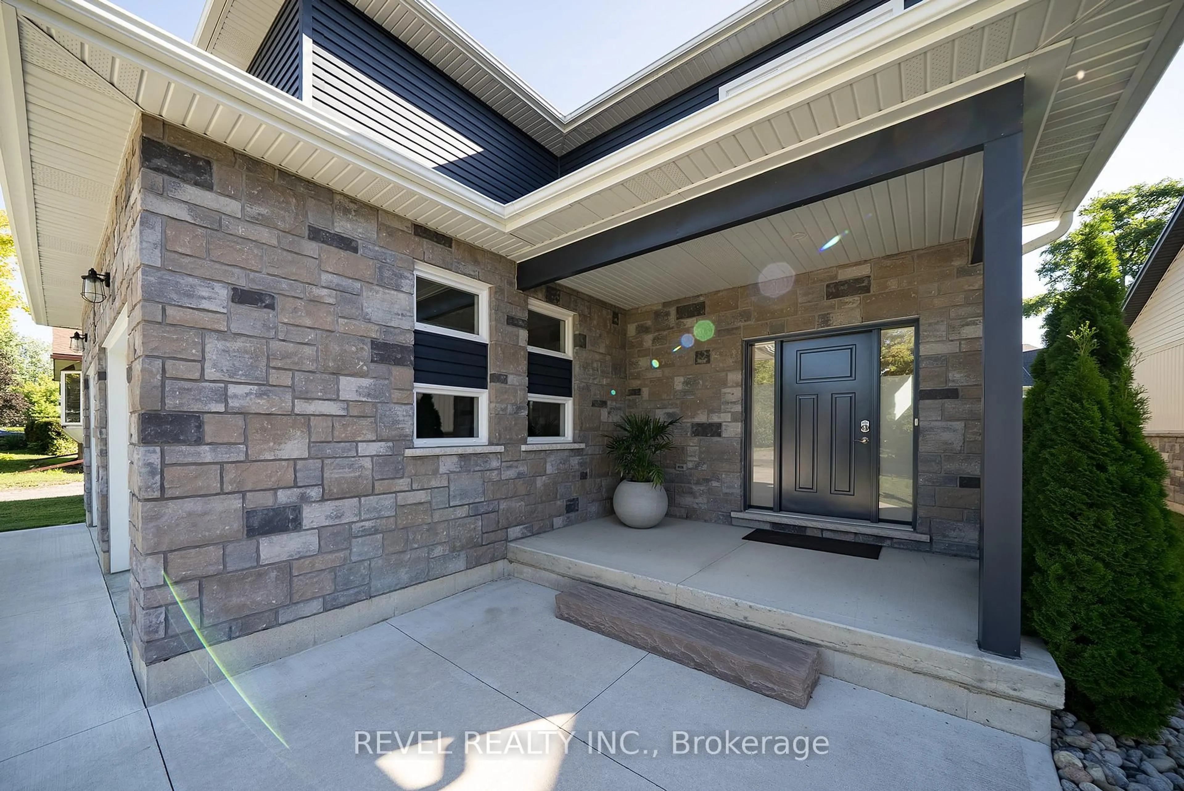 Unknown for 38 Lakeview Ave, Norfolk Ontario N0A 1N8