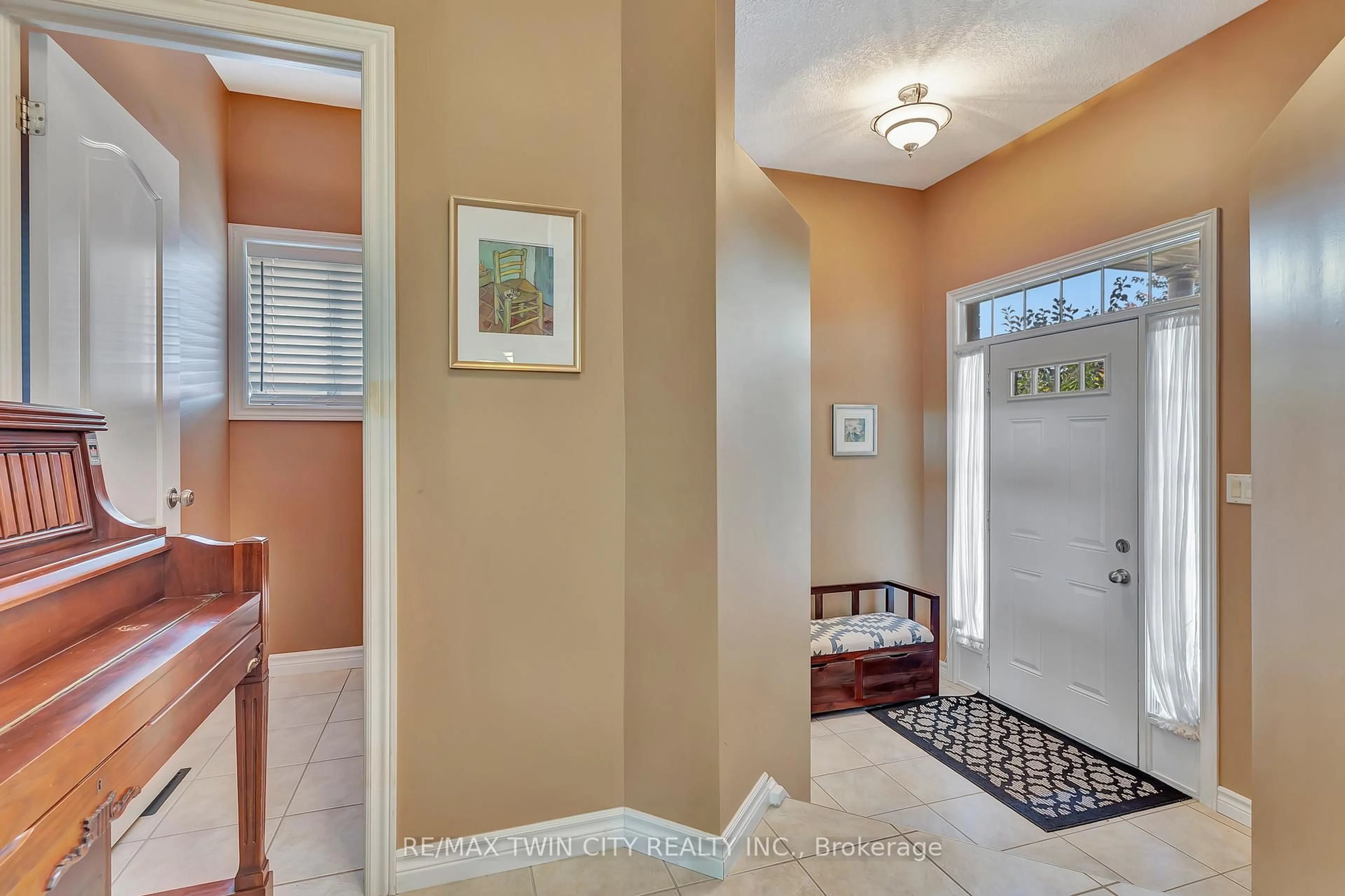 Indoor entryway for 357 Auburn Dr, Waterloo Ontario N2K 4P3
