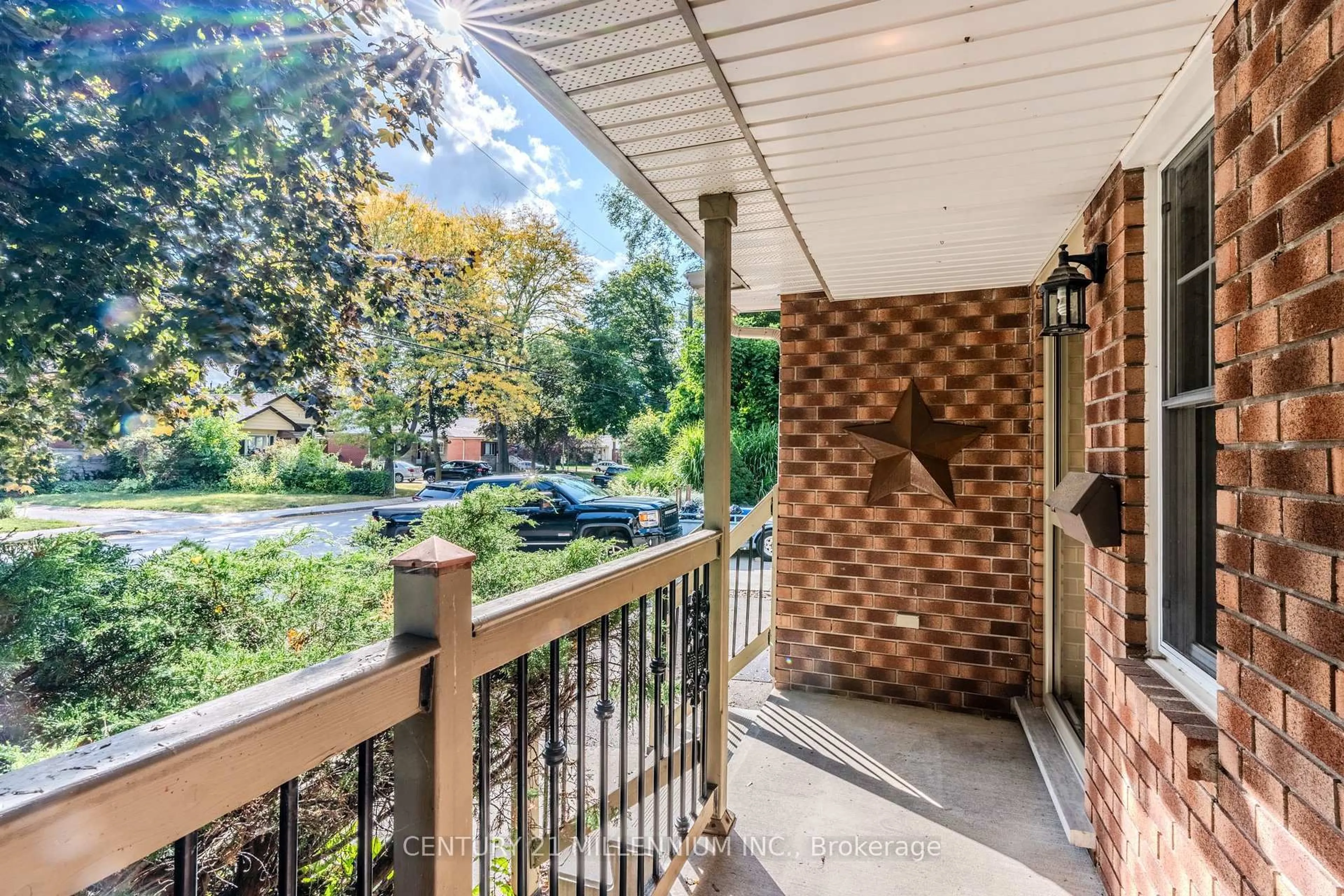 Patio, water/lake/river/ocean view for 60 Ofield Rd, Hamilton Ontario L8S 2M7