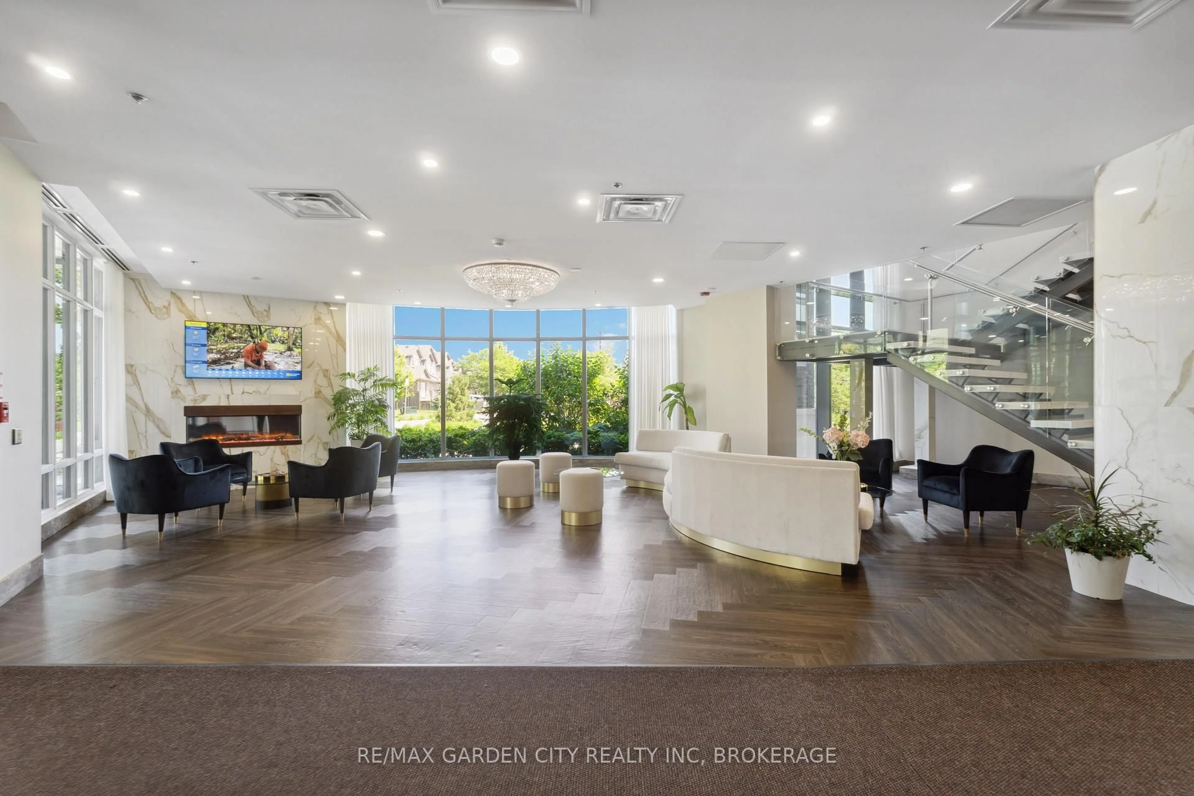 Lobby for 7711 Green Vista Gate Ave #408, Niagara Falls Ontario L2H 1R1