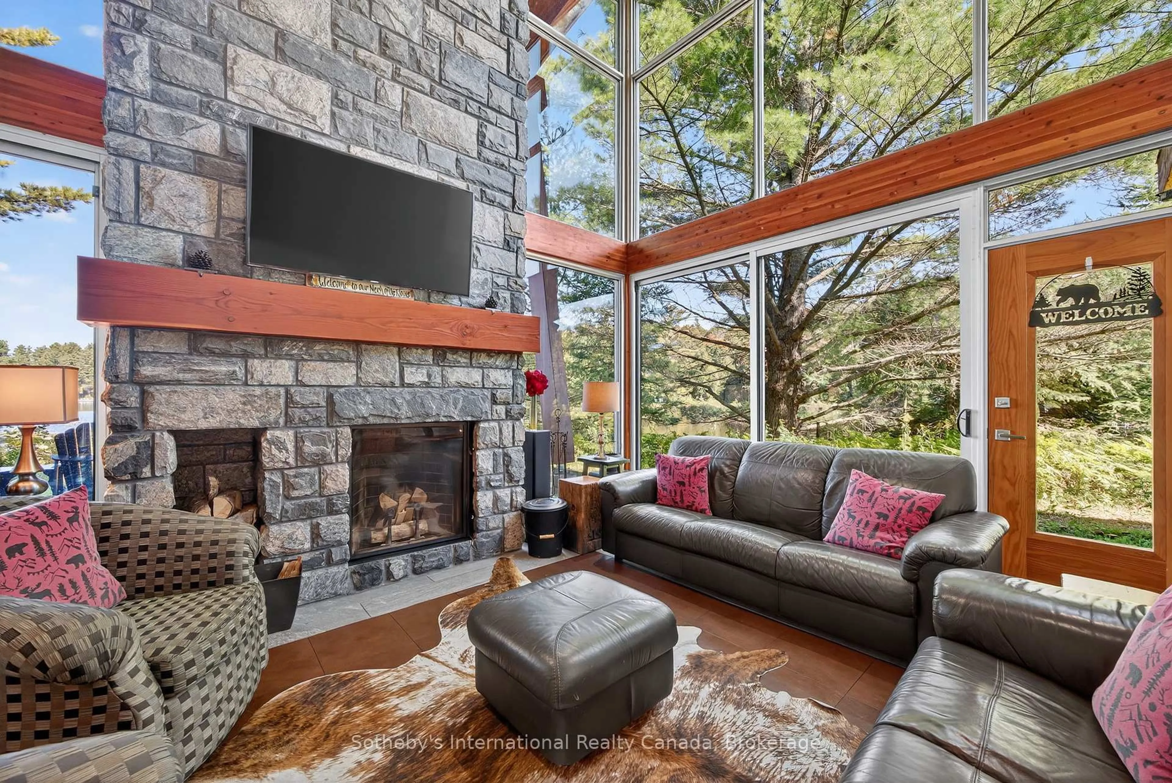 Living room with furniture, unknown for 463 Otter Lake Rd, Huntsville Ontario P1H 2J3