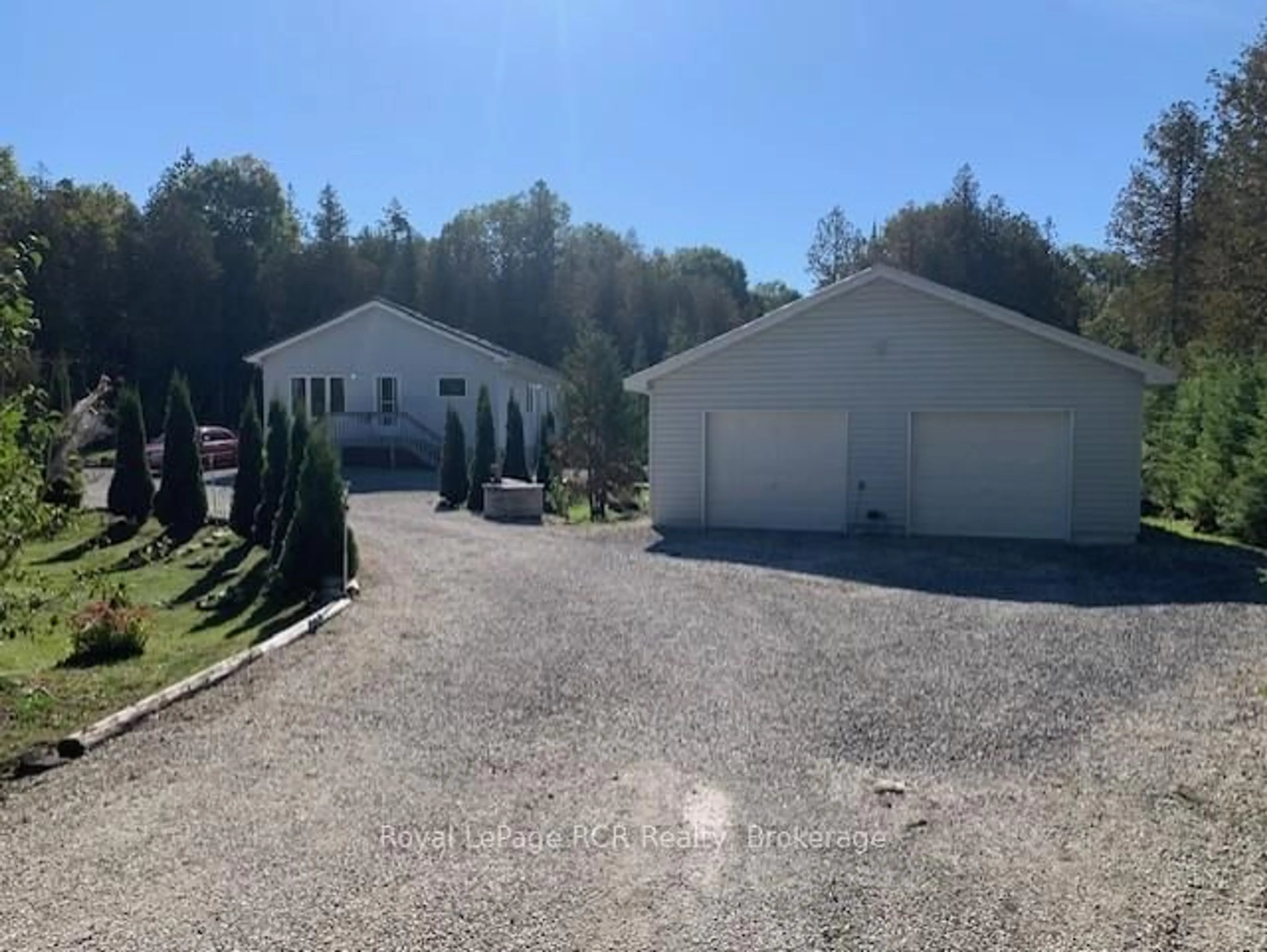 A pic from outside/outdoor area/front of a property/back of a property/a pic from drone, unknown for 505 Pike Bay Rd, Northern Bruce Peninsula Ontario N0H 1W0
