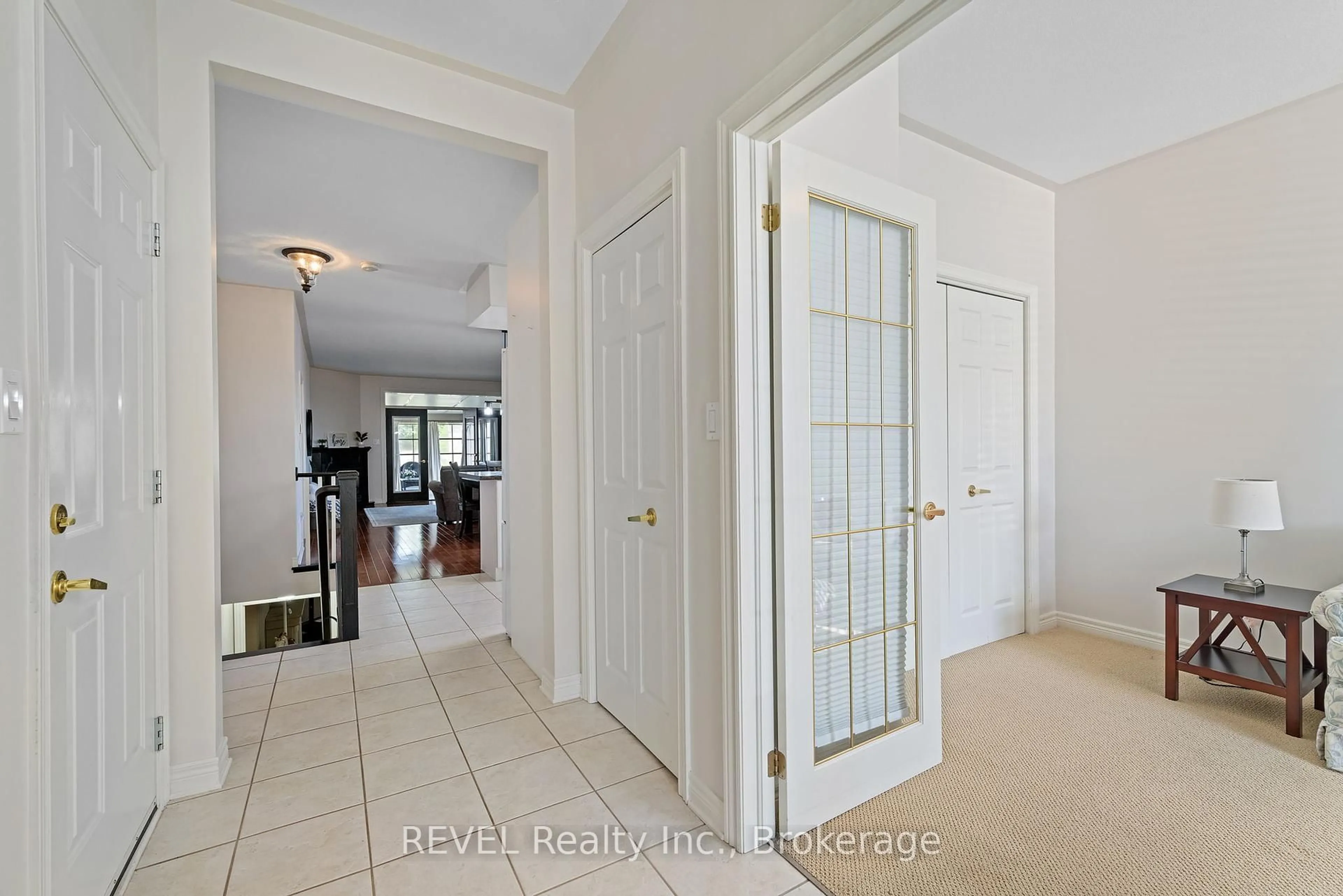 Indoor entryway for 159 Willowlanding Crt, Welland Ontario L3C 7L8