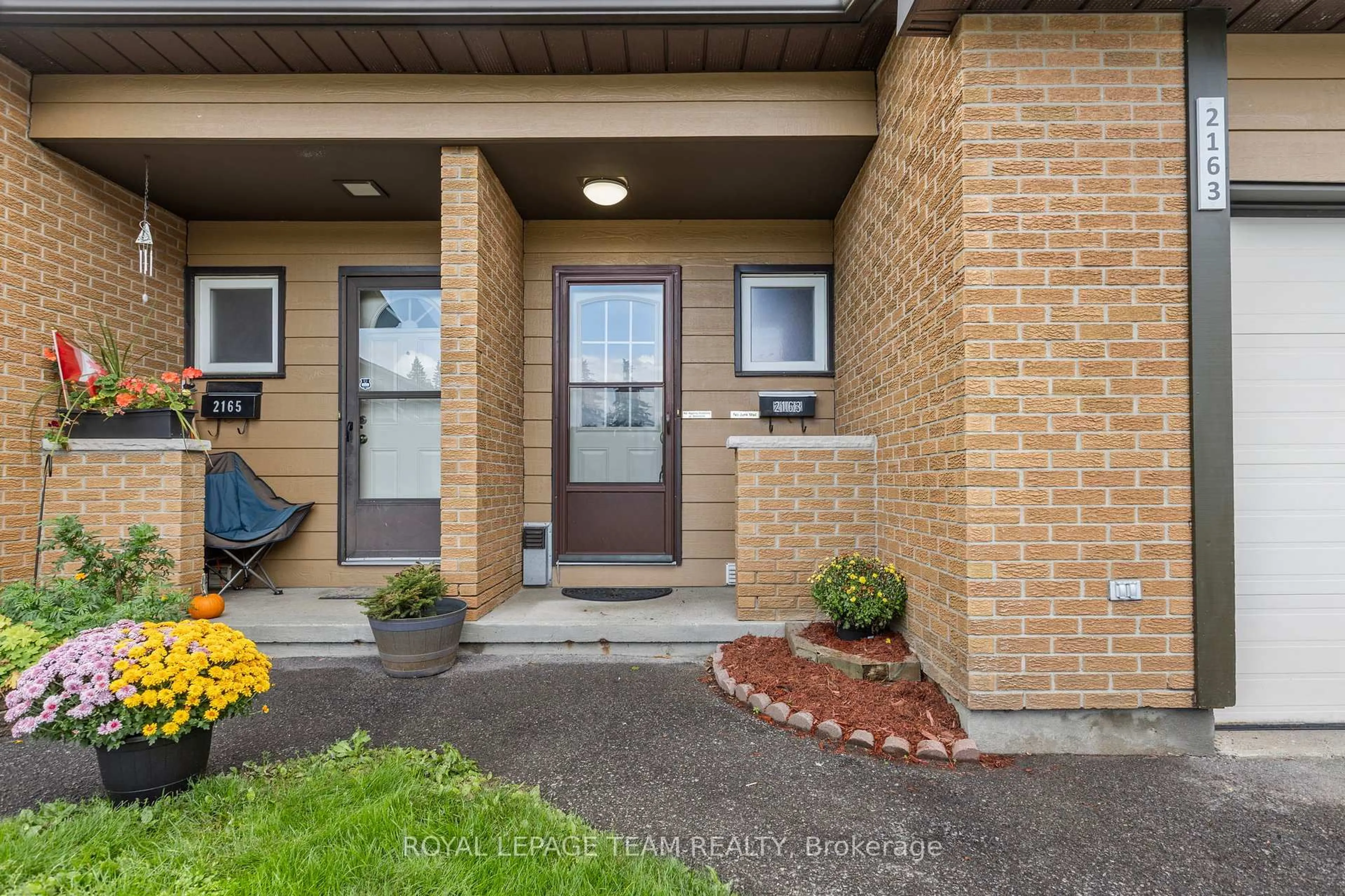 Unknown for 2163 Orient Park Dr, Ottawa Ontario K1B 4W1