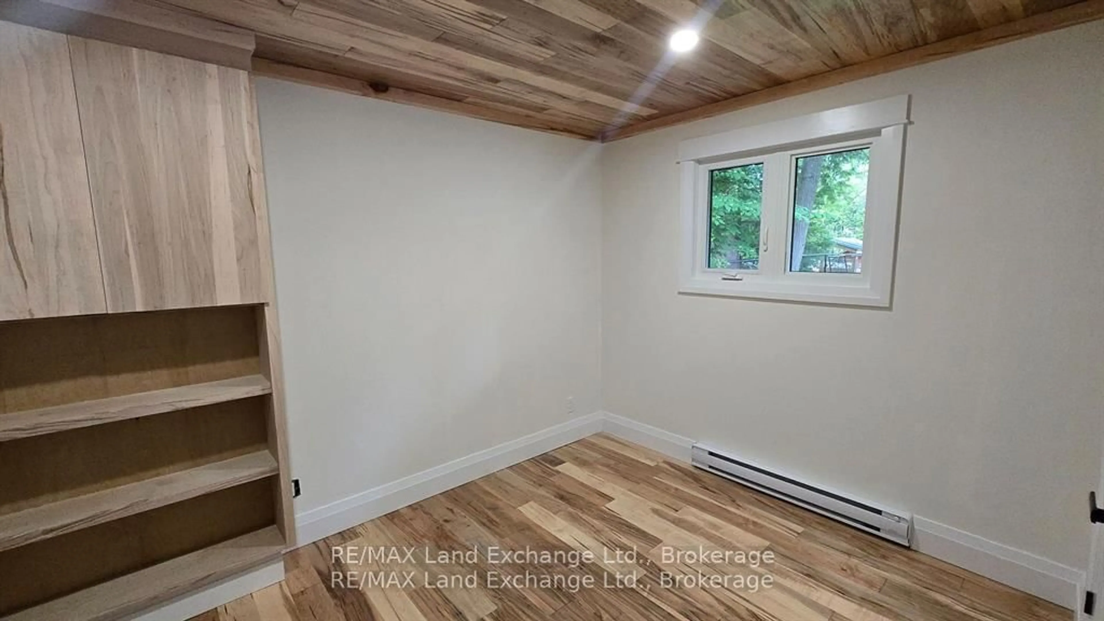 A pic of a room for 325 Ojibwa Tr, Huron-Kinloss Ontario N0G 2R0