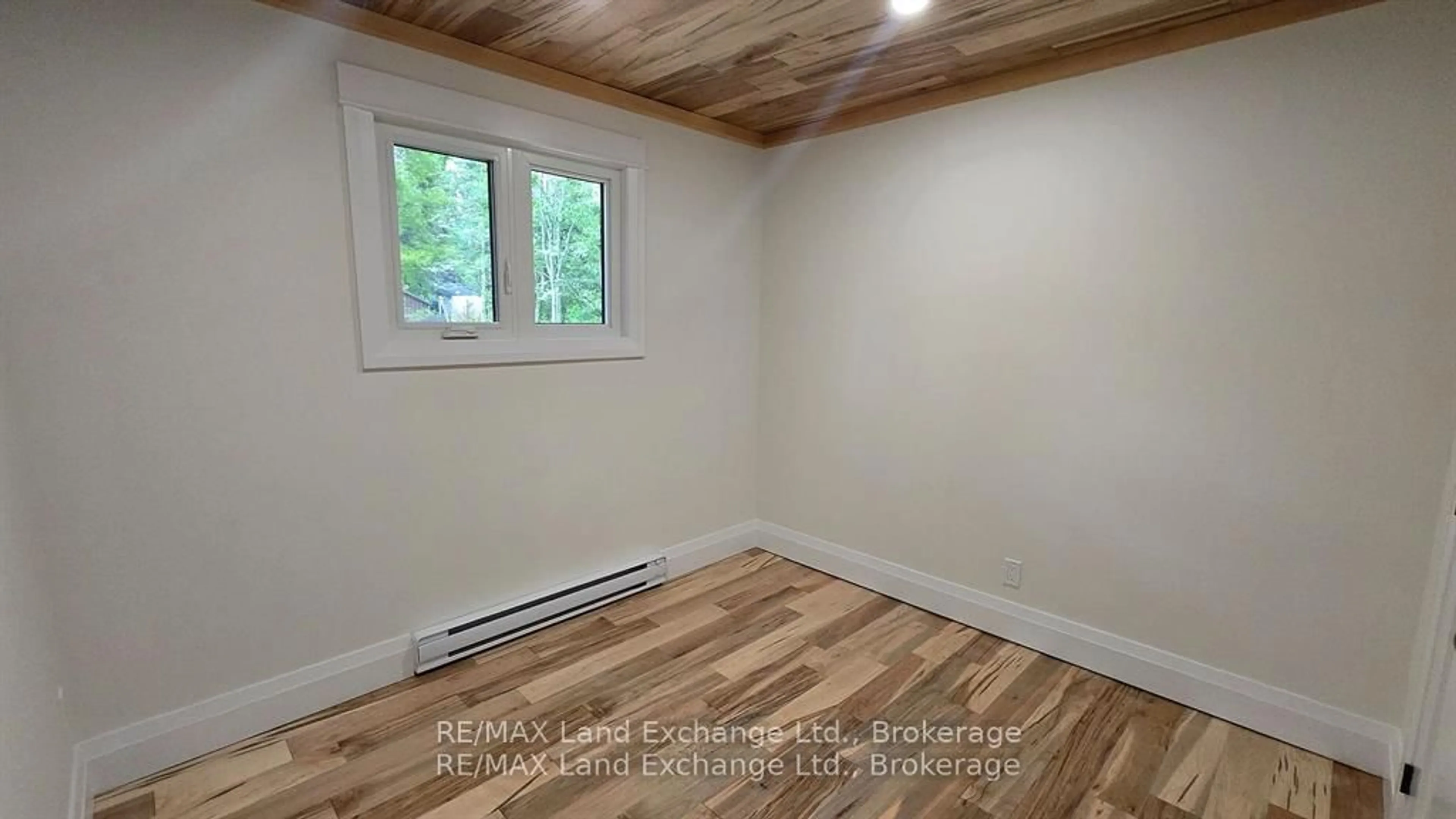A pic of a room for 325 Ojibwa Tr, Huron-Kinloss Ontario N0G 2R0