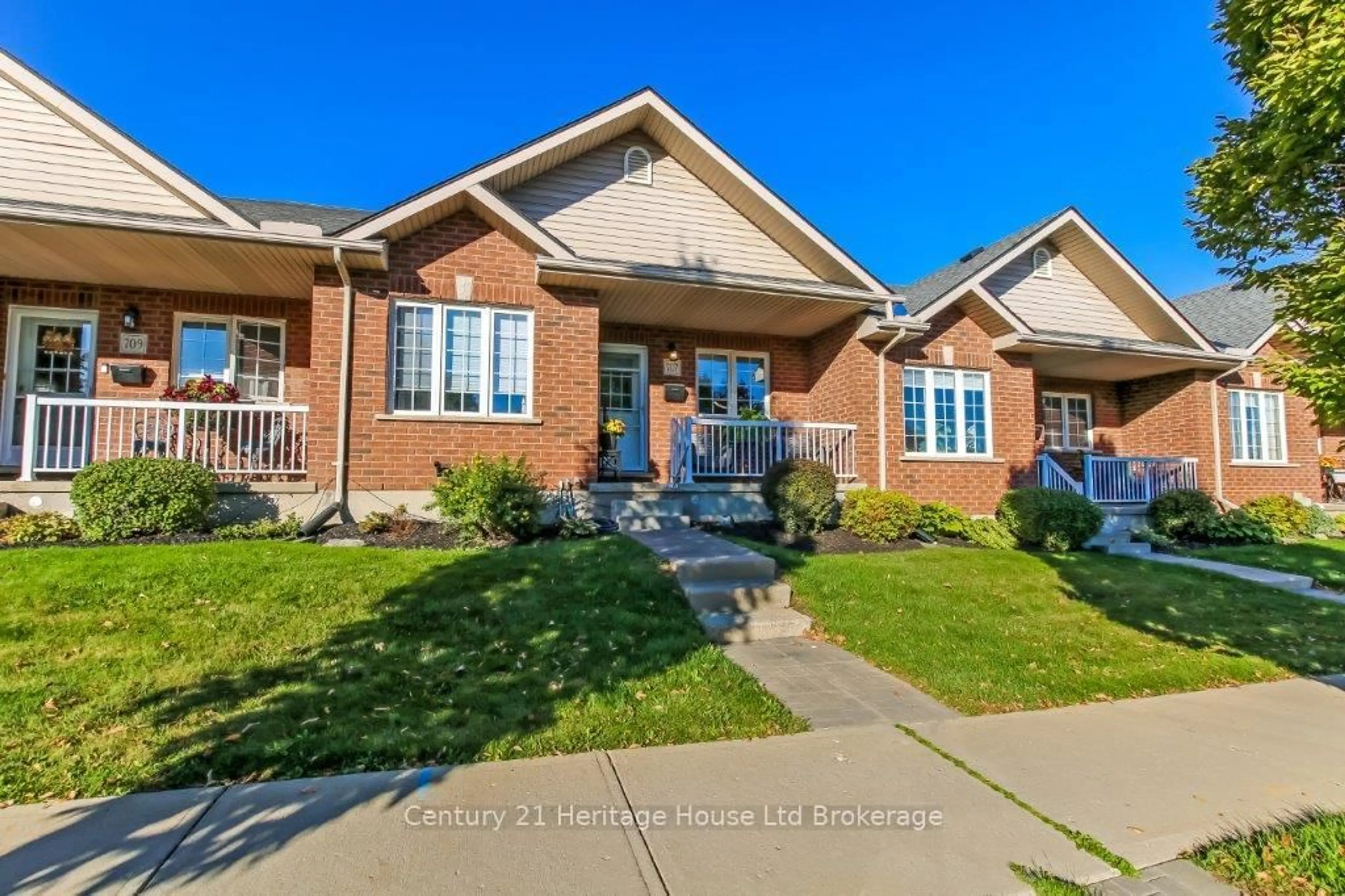Home with brick exterior material, street for 707 Southwood Way, Woodstock Ontario N4V 1H5