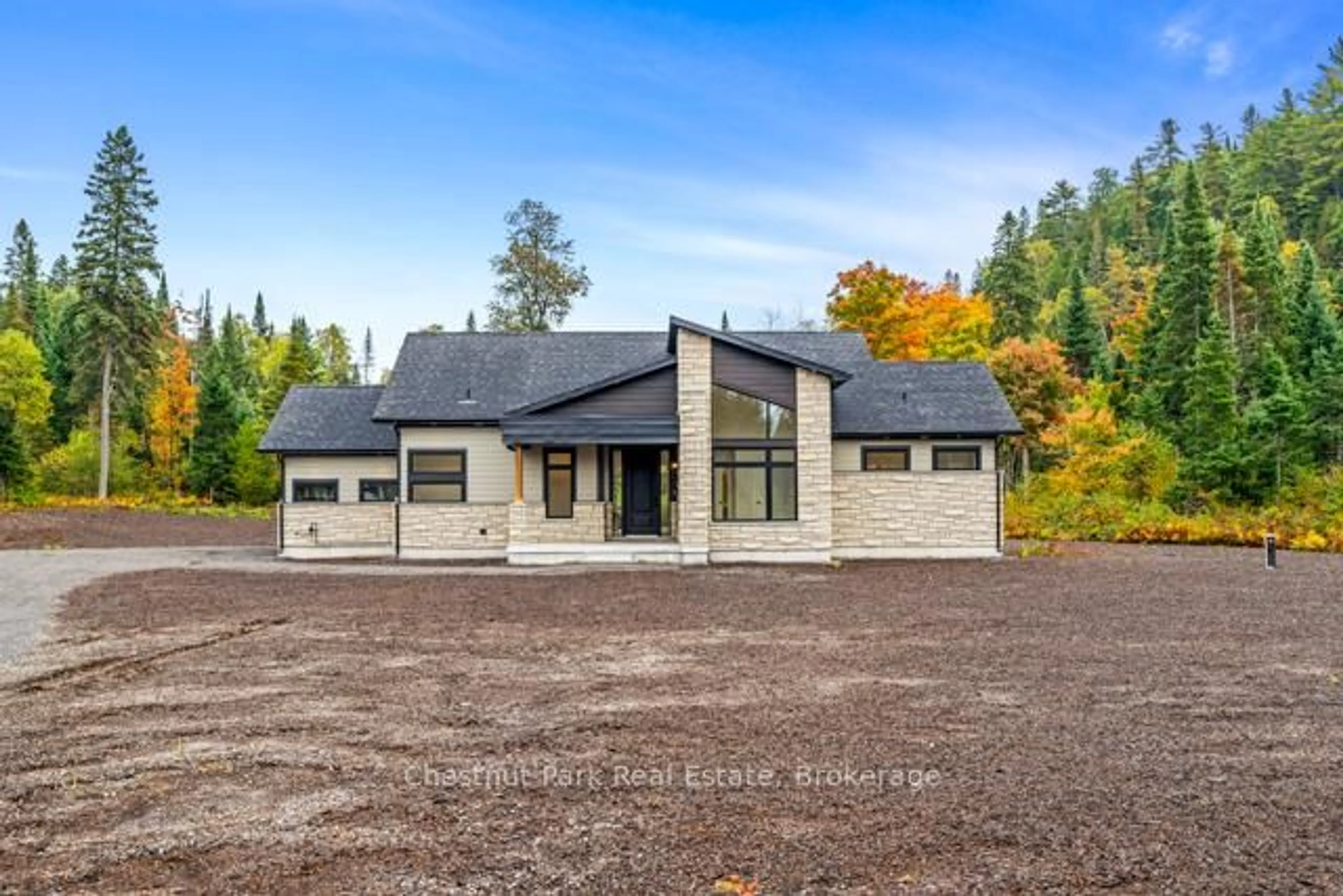 Home with vinyl exterior material, mountain view for 1053 Greensview Dr #49, Lake of Bays Ontario P1H 2J6