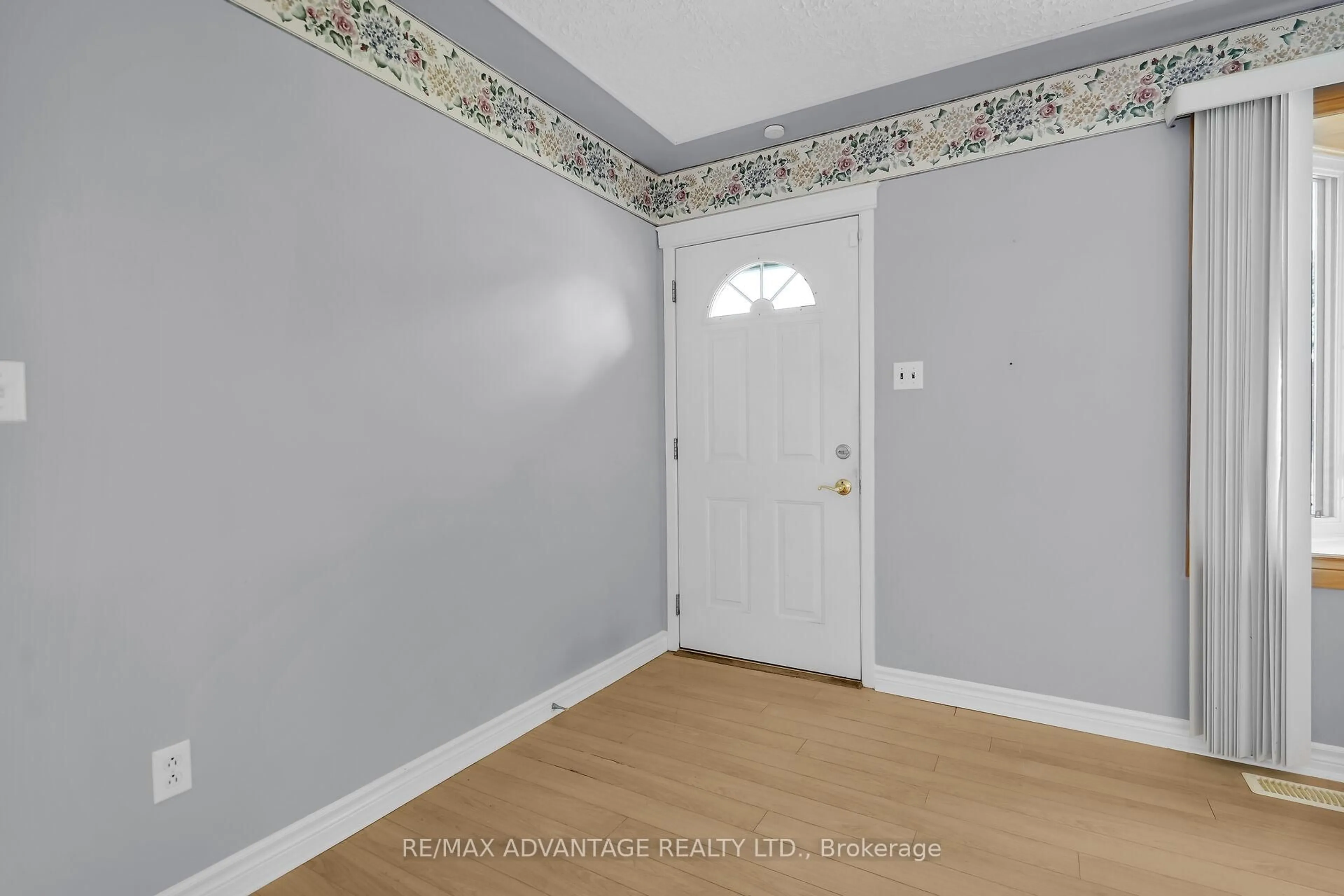 Indoor entryway for 29 Langton Rd, London East Ontario N5V 2L9