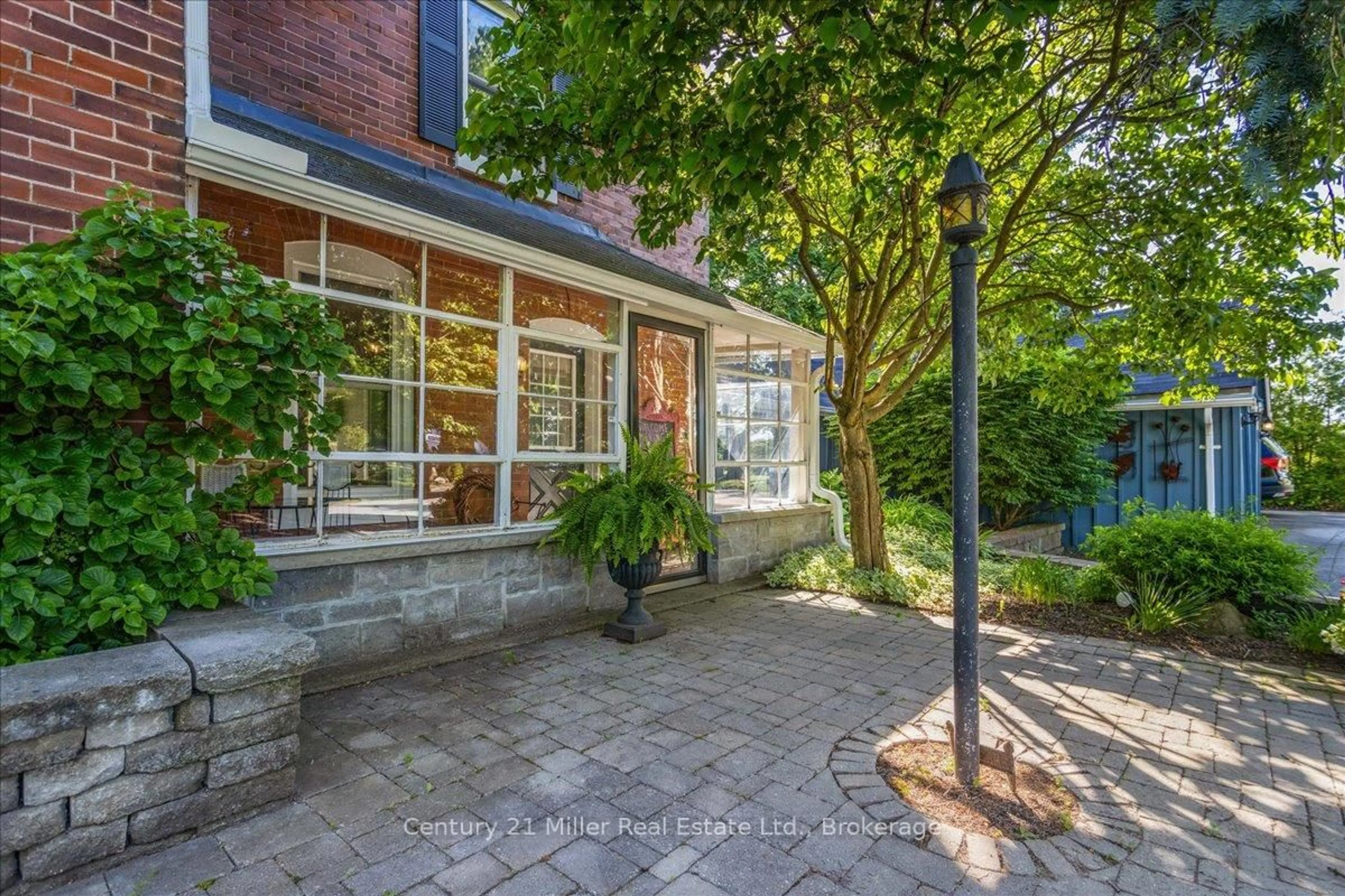 Home with brick exterior material, street for 585 Dundas St, Hamilton Ontario L8B 0G7