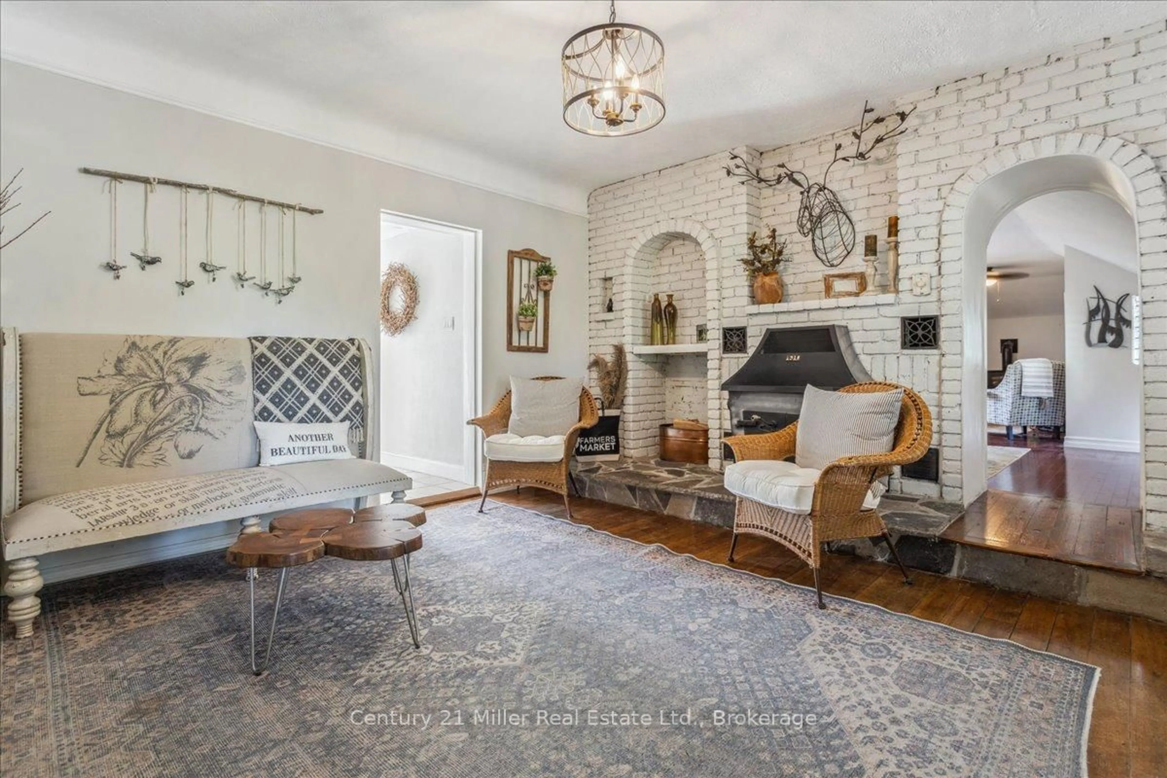 Living room with furniture, unknown for 585 Dundas St, Hamilton Ontario L8B 0G7