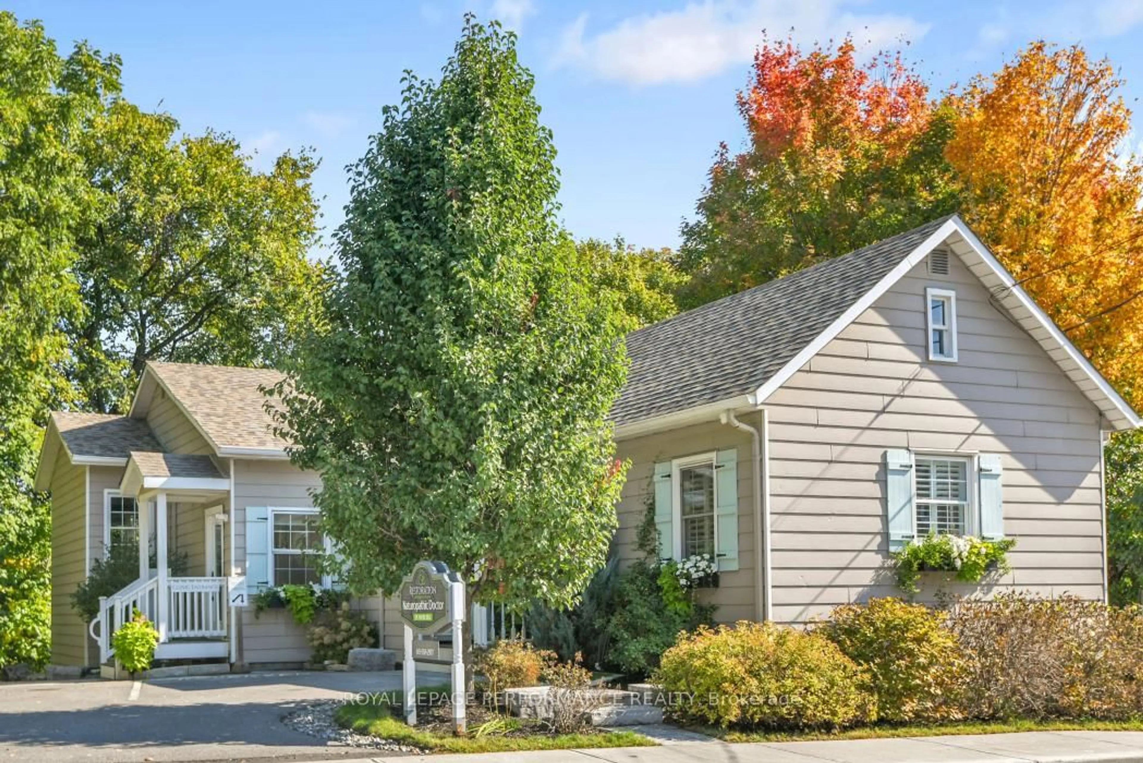 Home with vinyl exterior material, street for 5583 Manotick Main St, Ottawa Ontario K4M 1A9