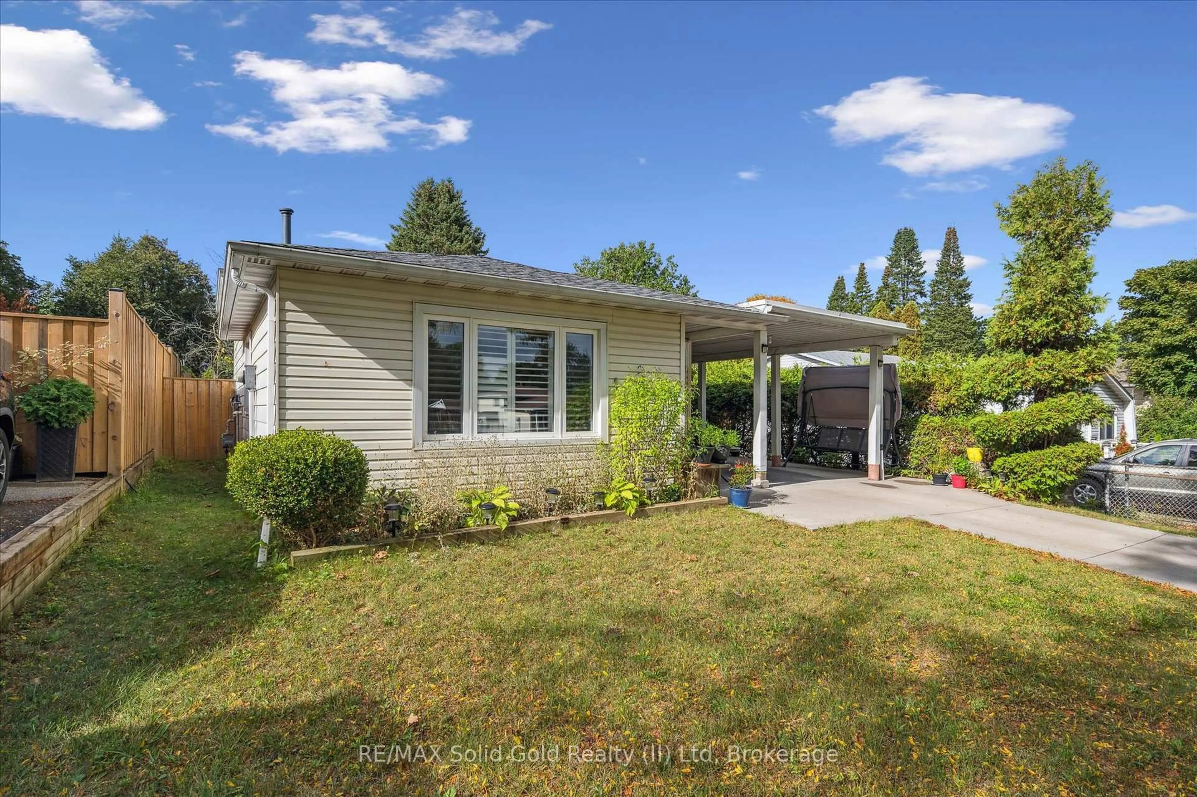 Home with vinyl exterior material, street for 85 Christopher Dr, Waterloo Ontario N2J 4J6