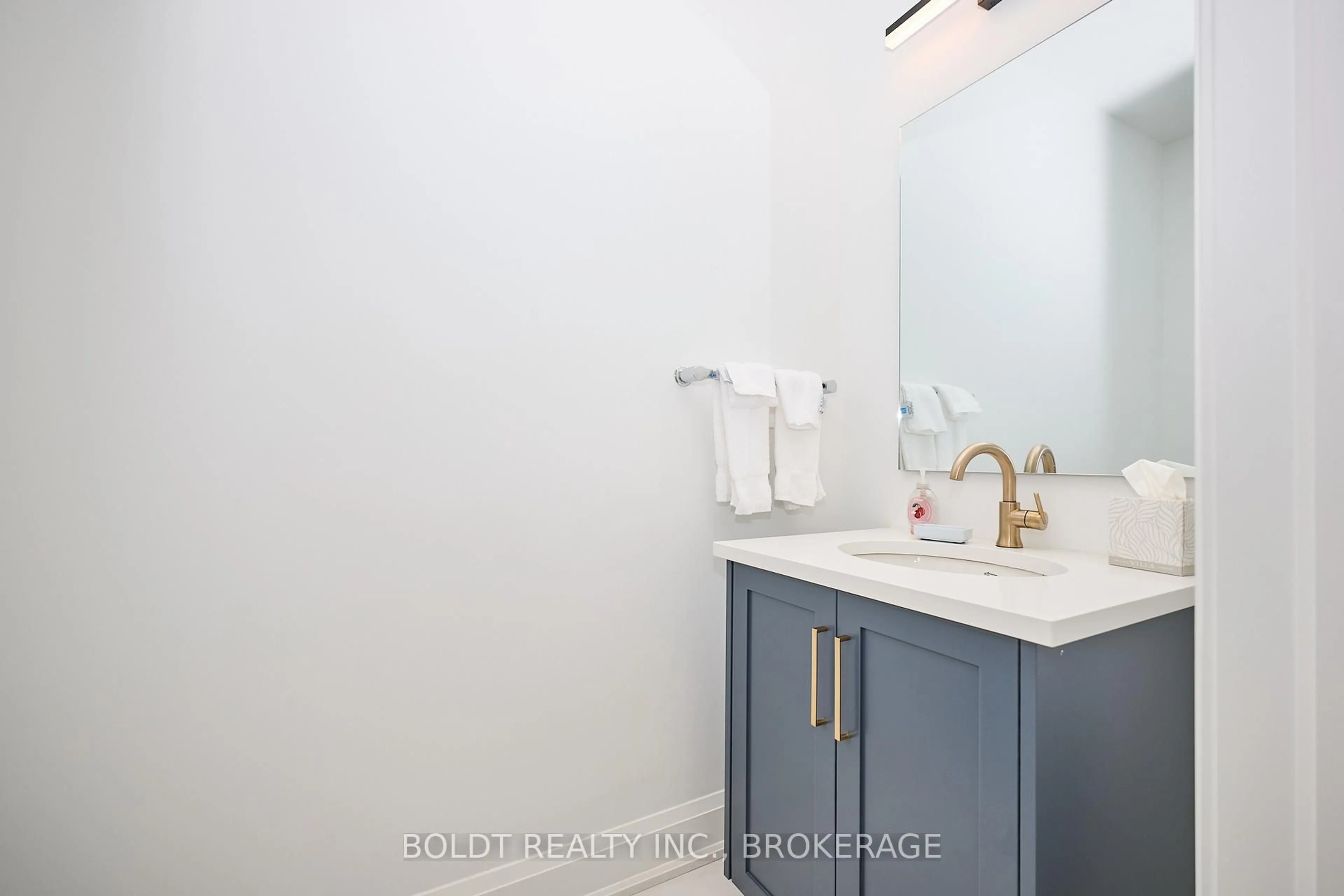 Standard bathroom, unknown for 554 MISSISSAUGA Ave, Fort Erie Ontario L2A 0G8