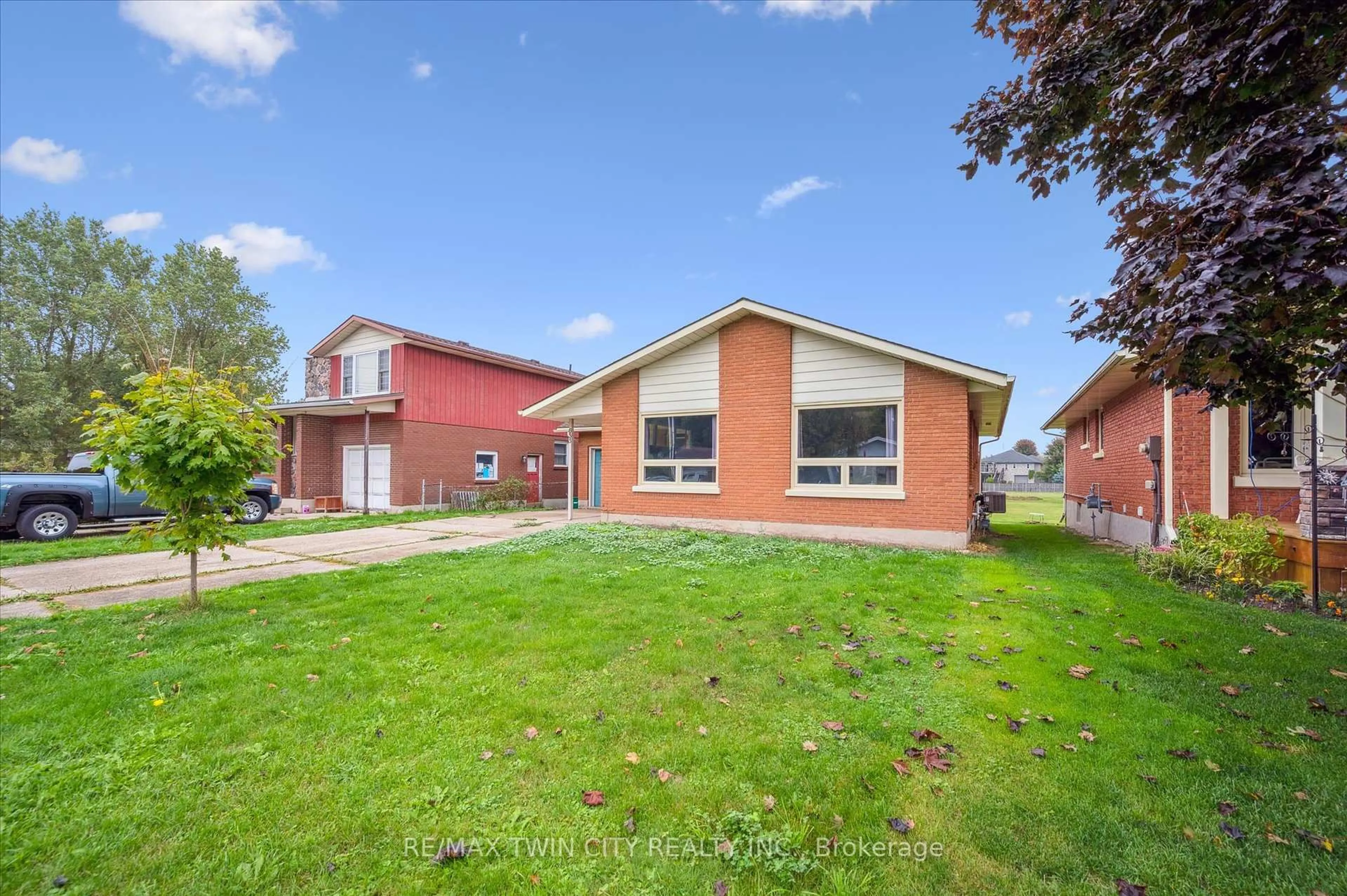 A pic from outside/outdoor area/front of a property/back of a property/a pic from drone, street for 635 Raglan St, Minto Ontario N0G 2P0