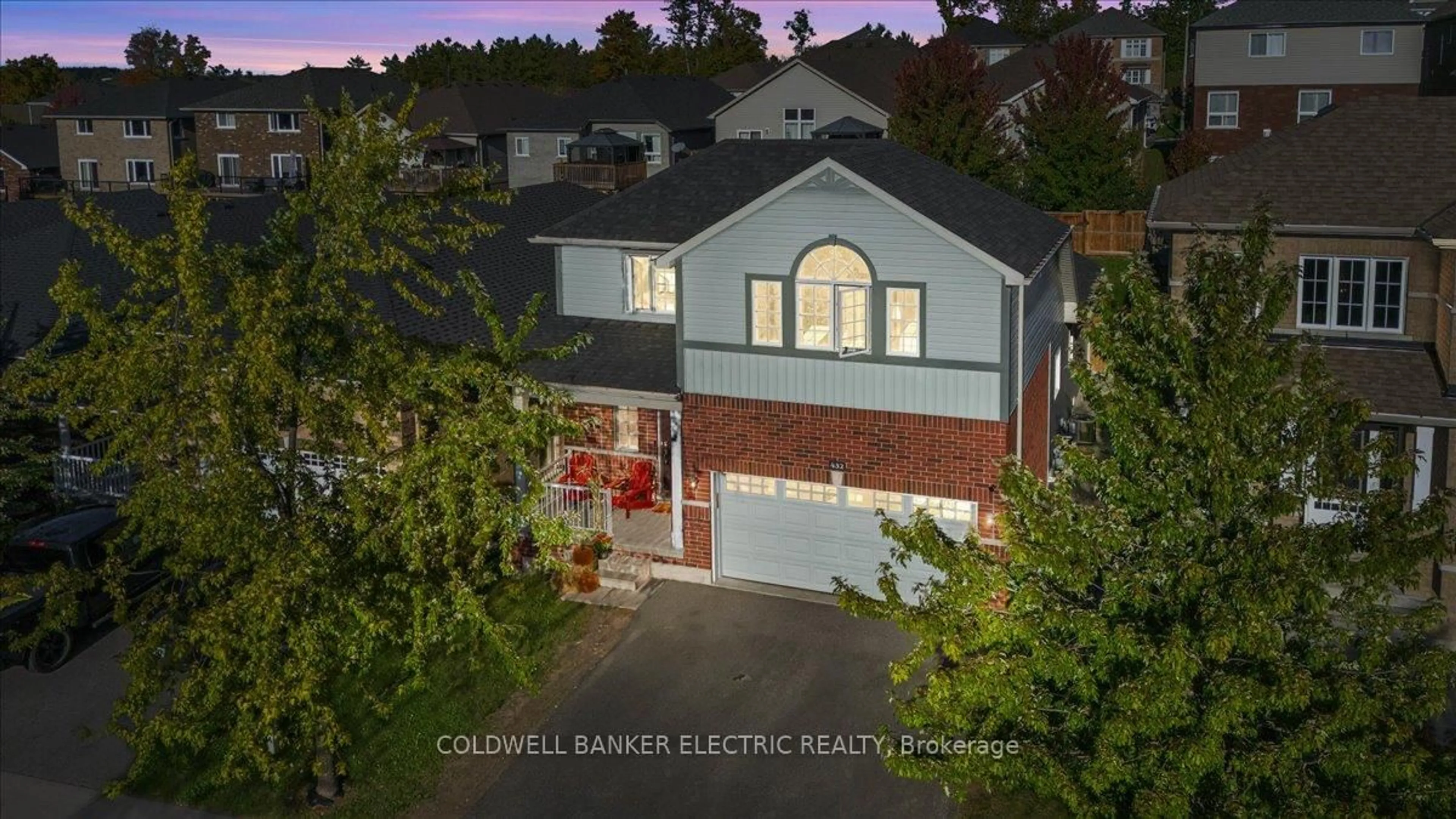 A pic from outside/outdoor area/front of a property/back of a property/a pic from drone, street for 432 Florence Dr, Peterborough Ontario K9J 0H9