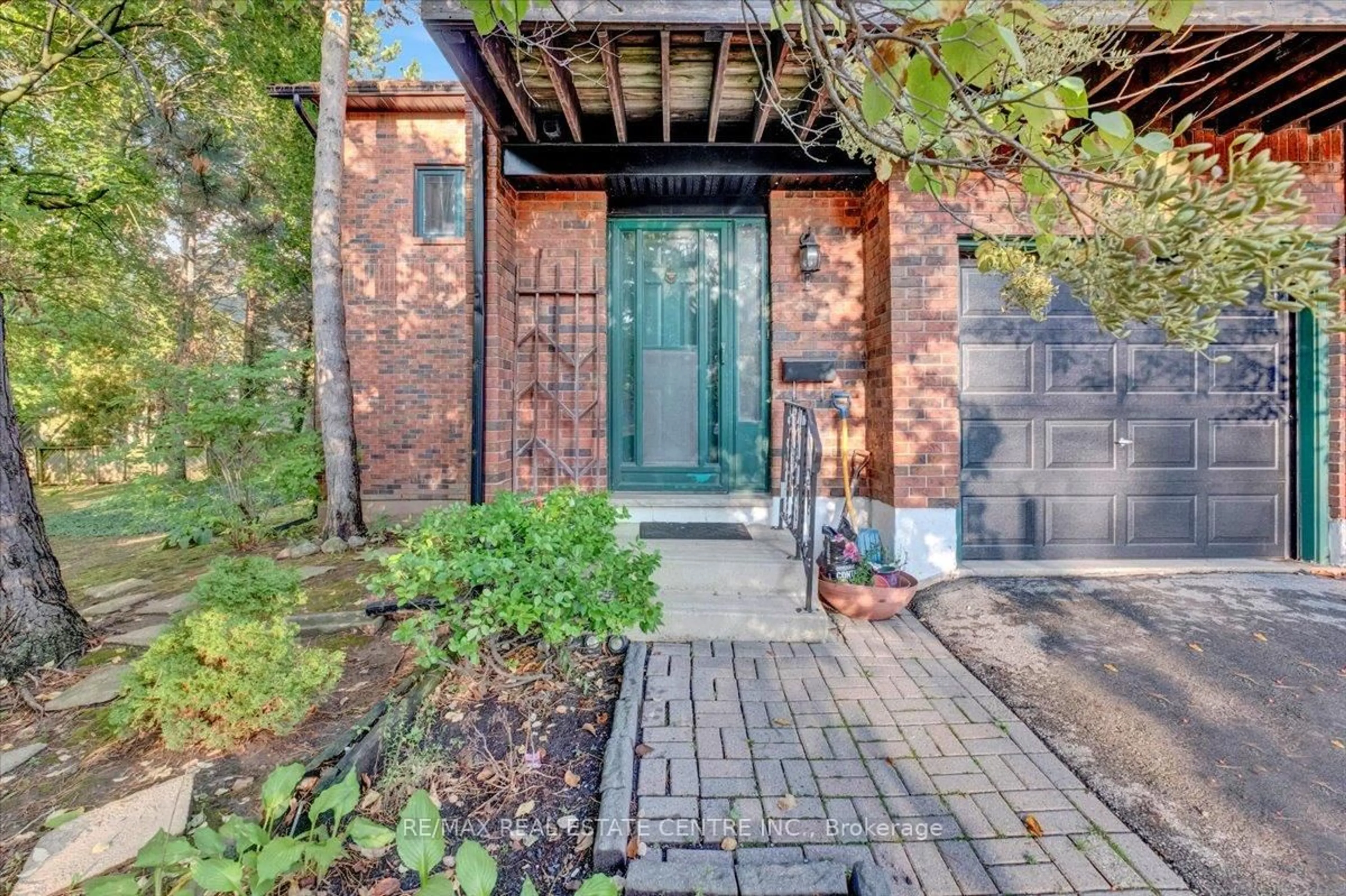 Home with brick exterior material, street for 1983 Main St #1, Hamilton Ontario L8S 4R2