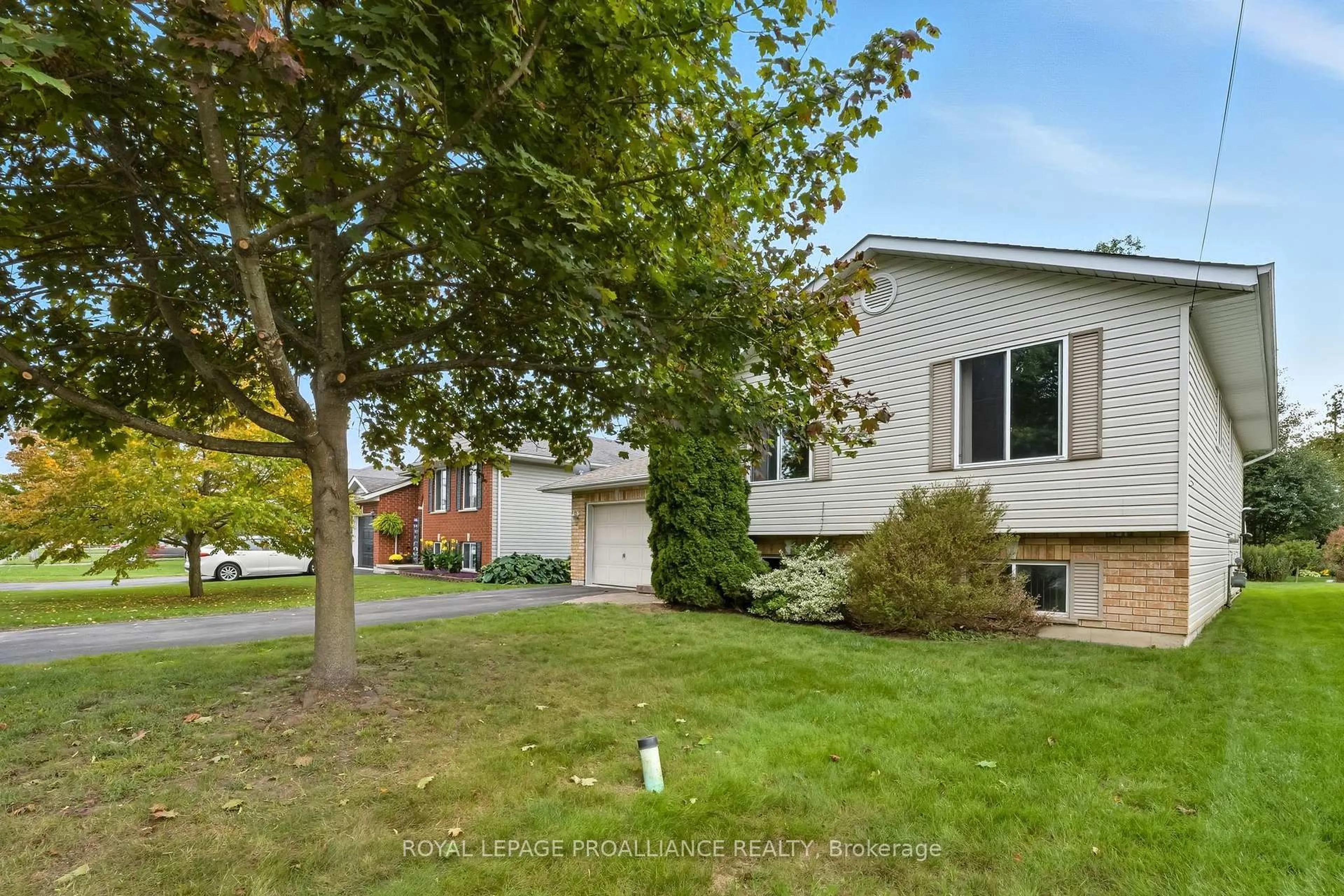 Home with vinyl exterior material, street for 120 Cedar St, Brighton Ontario K0K 1H0