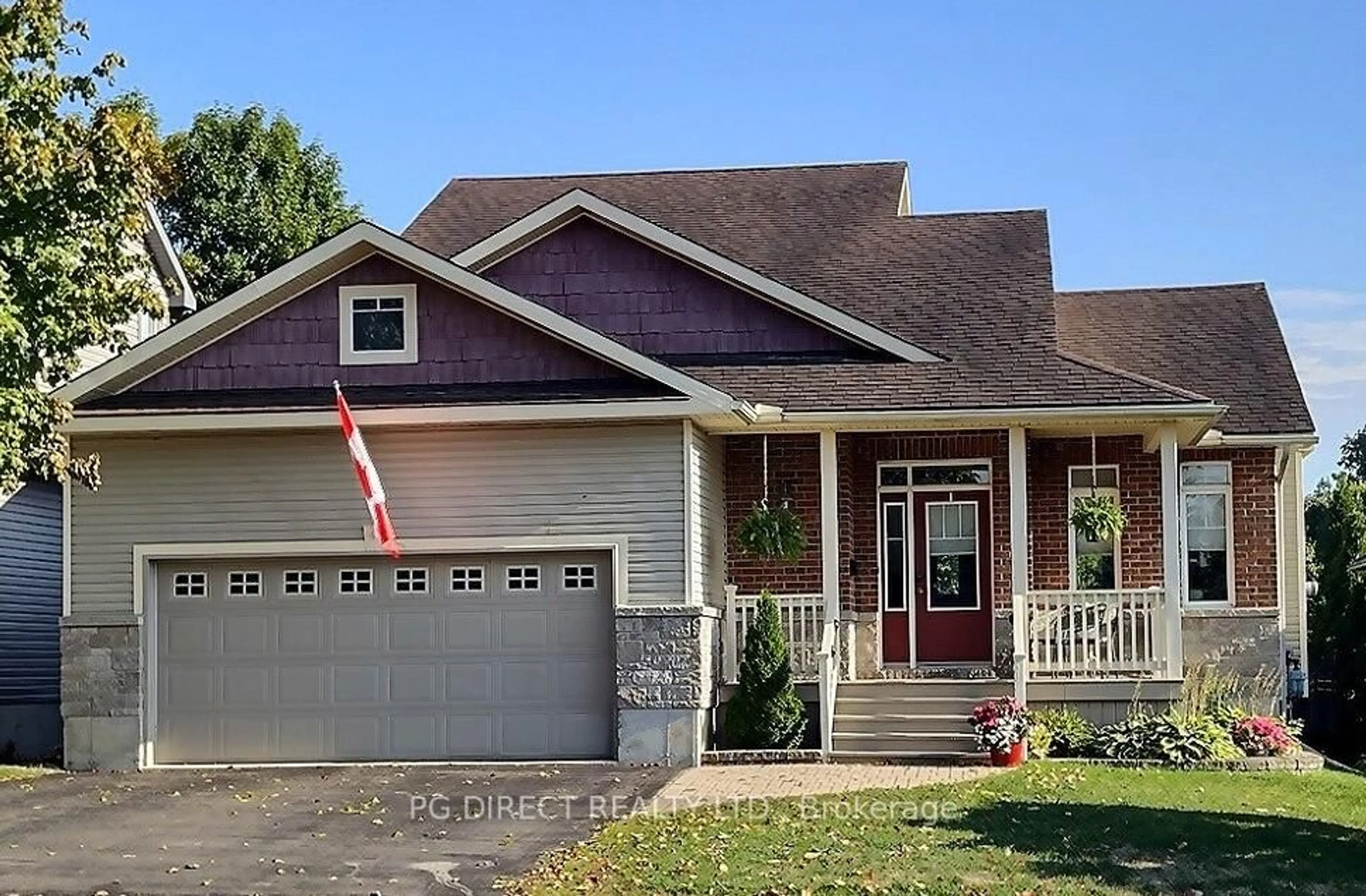 Home with vinyl exterior material, street for 403 Brock St, Brockville Ontario K6V 6E8