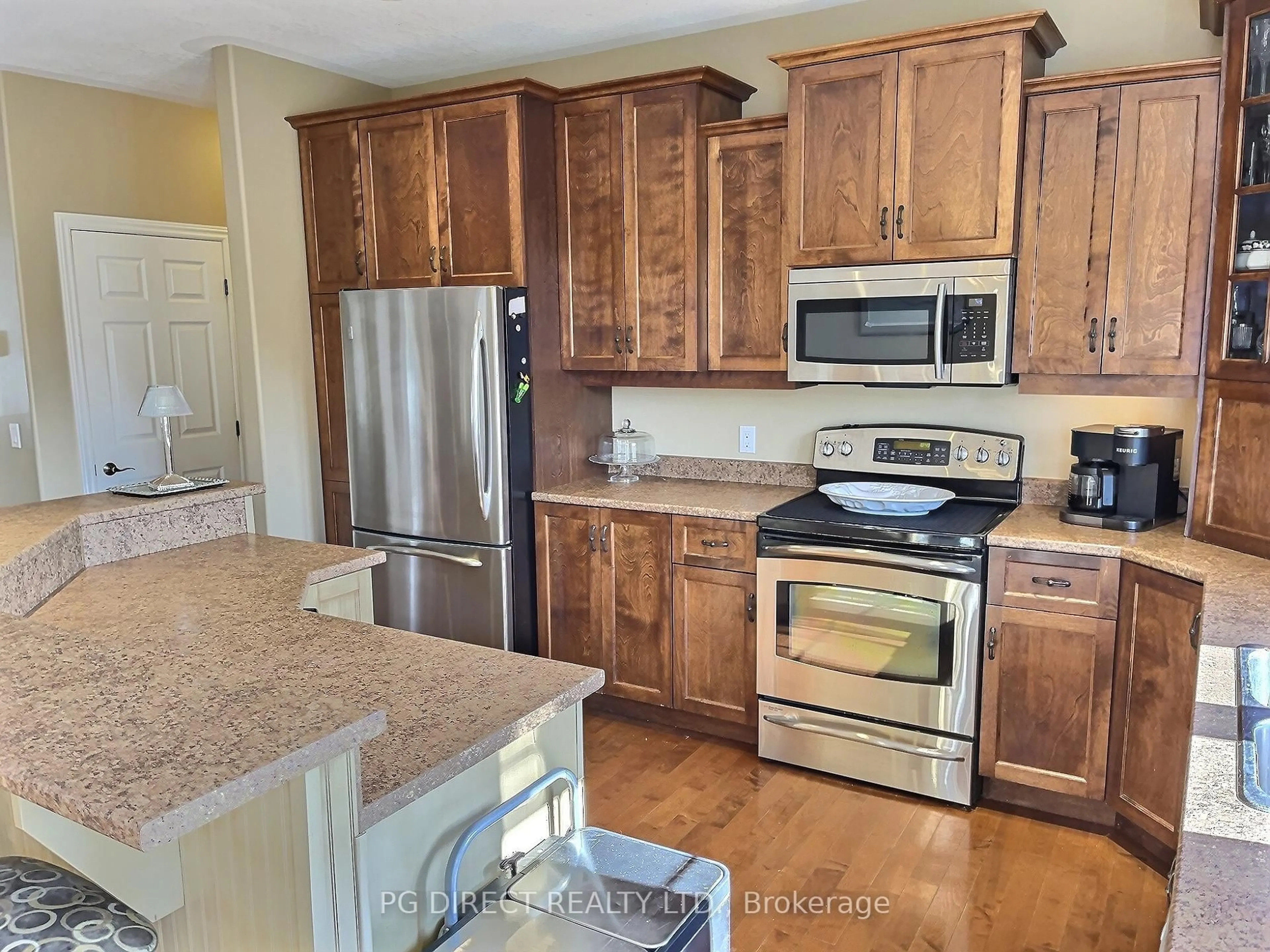 Open concept kitchen, unknown for 403 Brock St, Brockville Ontario K6V 6E8